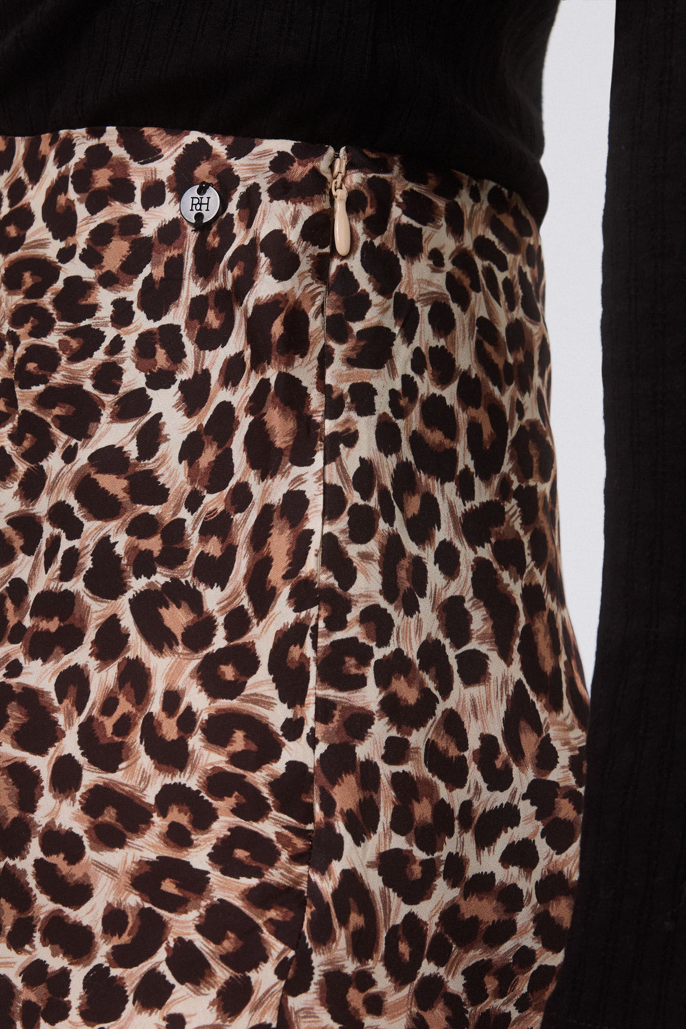 Pedro del Hierro Animal print satin skirt. Brown