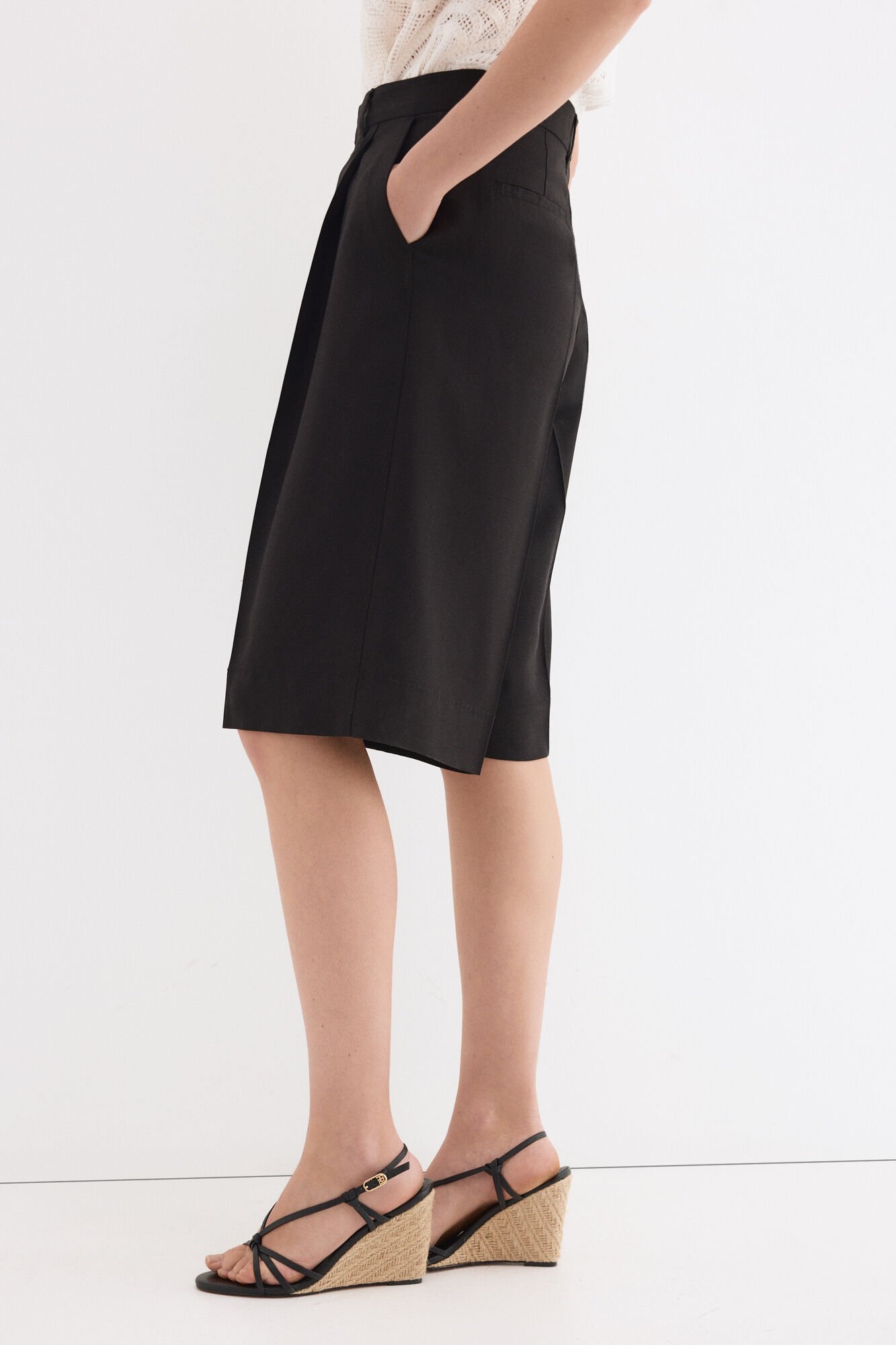 Pedro del Hierro Linen long Bermuda shorts Black
