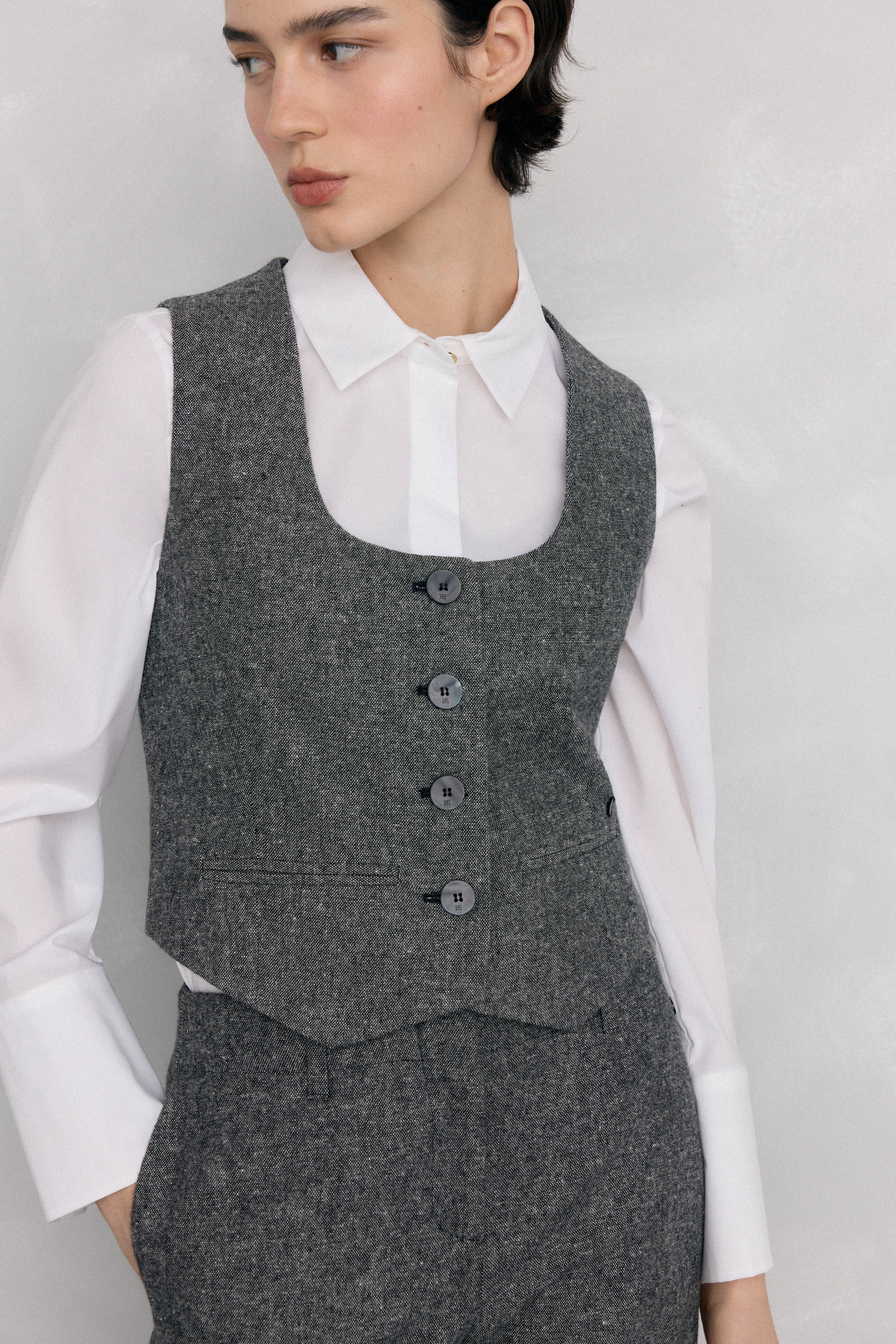 Pedro del Hierro Chaleco entallado cheviot Gris