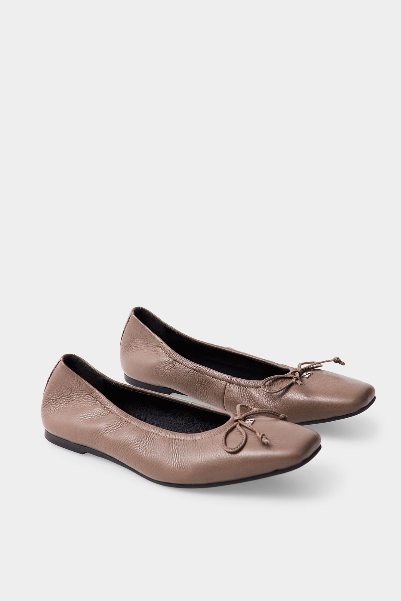 Pedro del Hierro Soft logo ballet flats Ecru