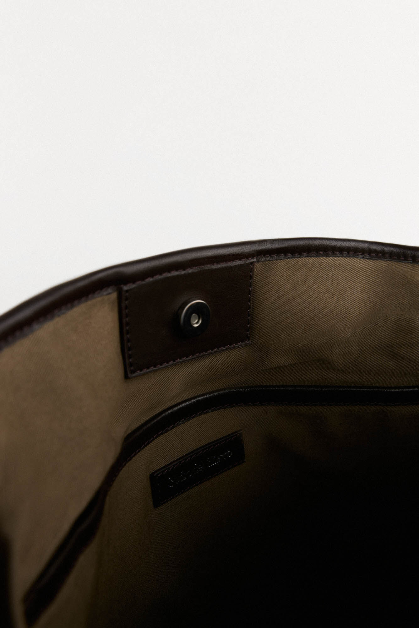 Pedro del Hierro Bolso tejido bordado Verde