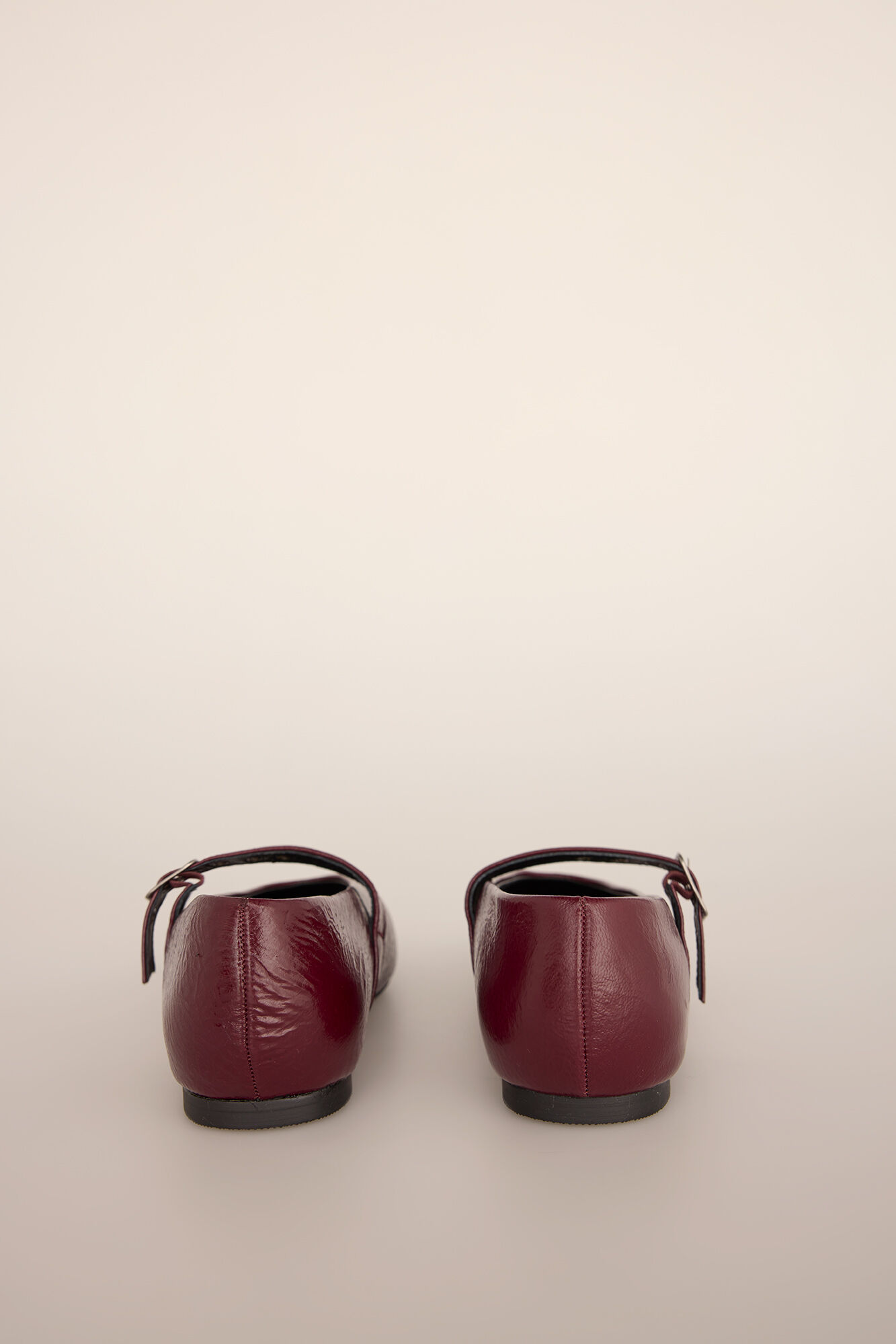 Pedro del Hierro Leather ballerina with washers Burgundy