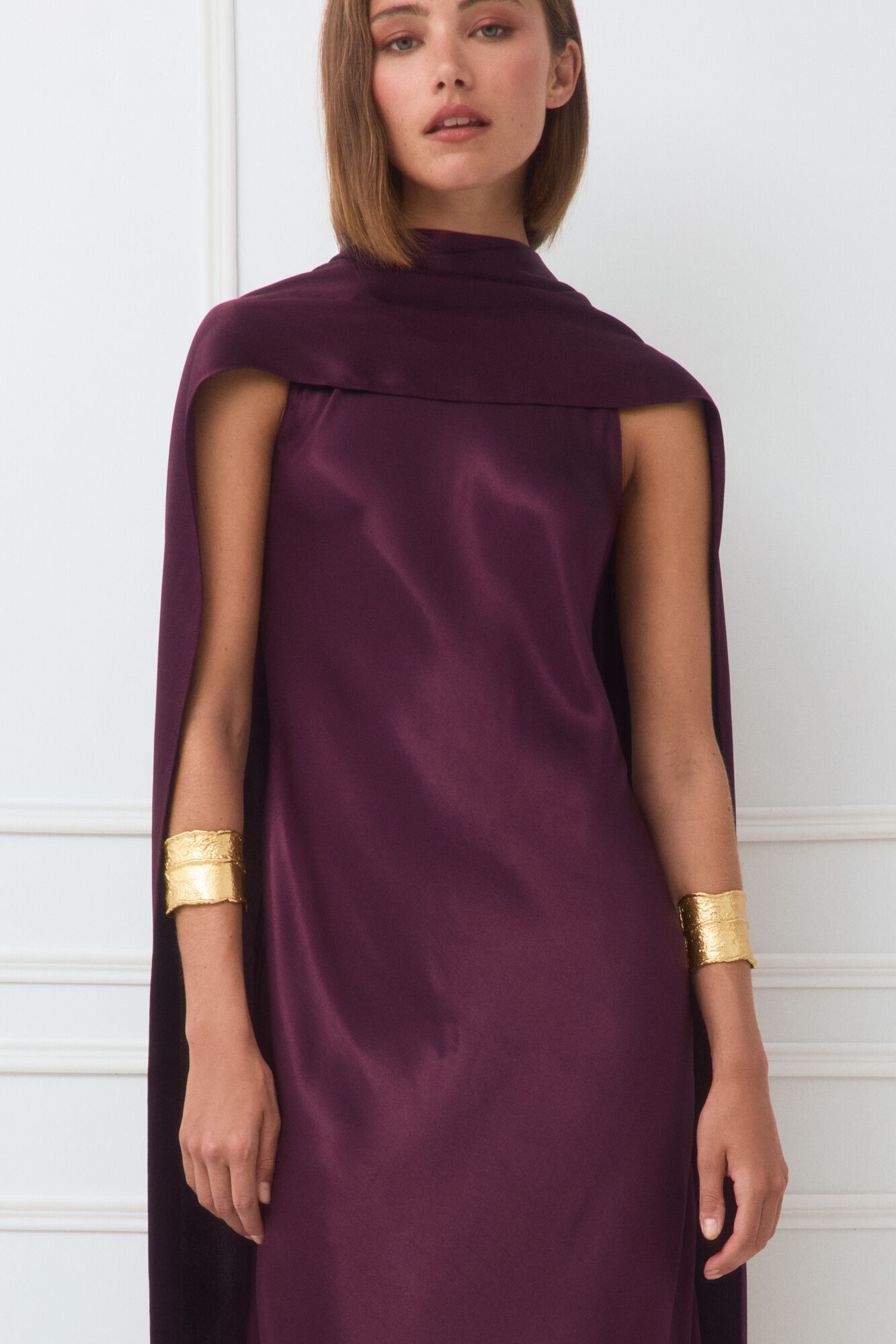TFP by Tamara Falc&oacute; Detachable cape dress Burgundy