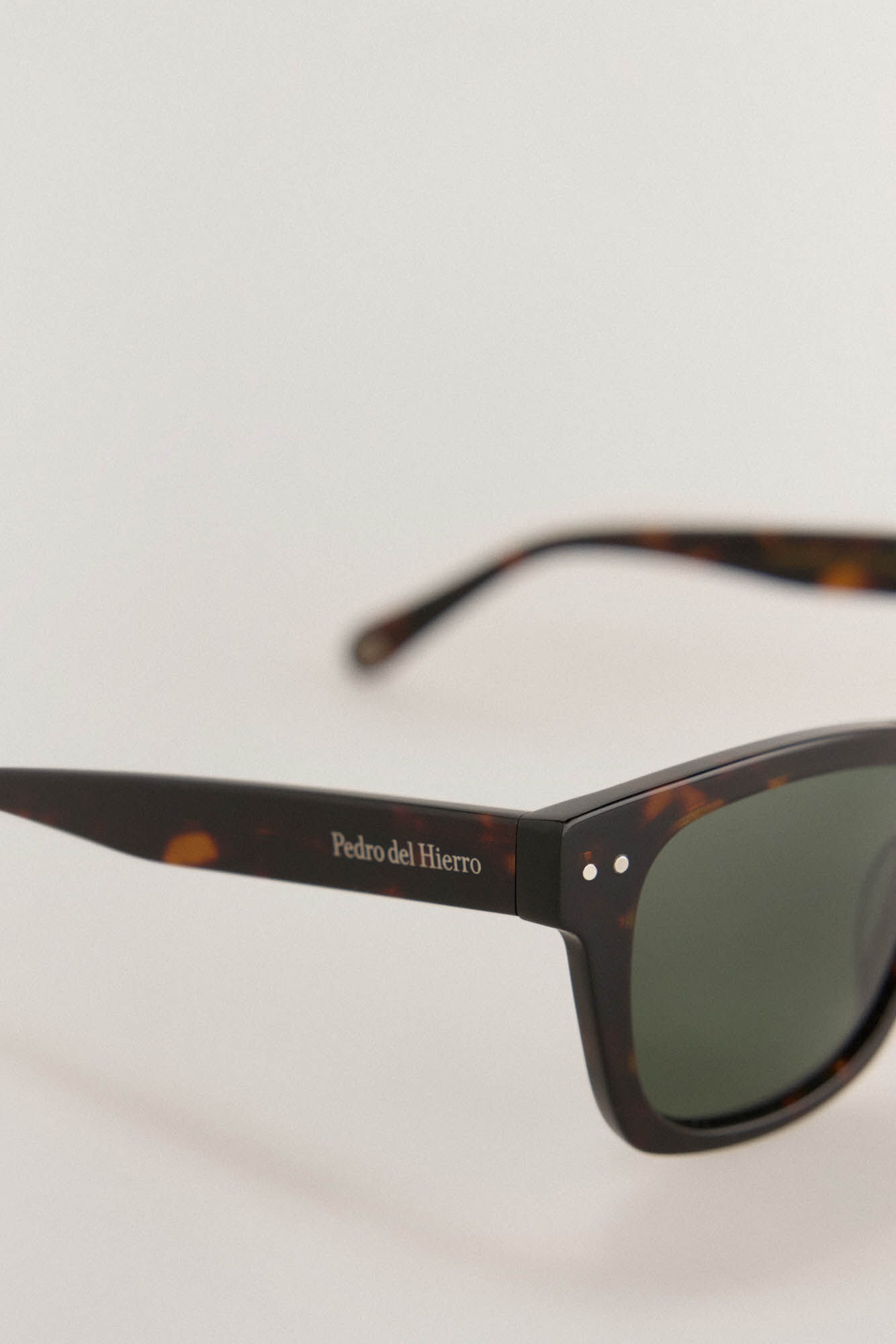 Pedro del Hierro &Oacute;culos masculinos semi-retangulares Marrom