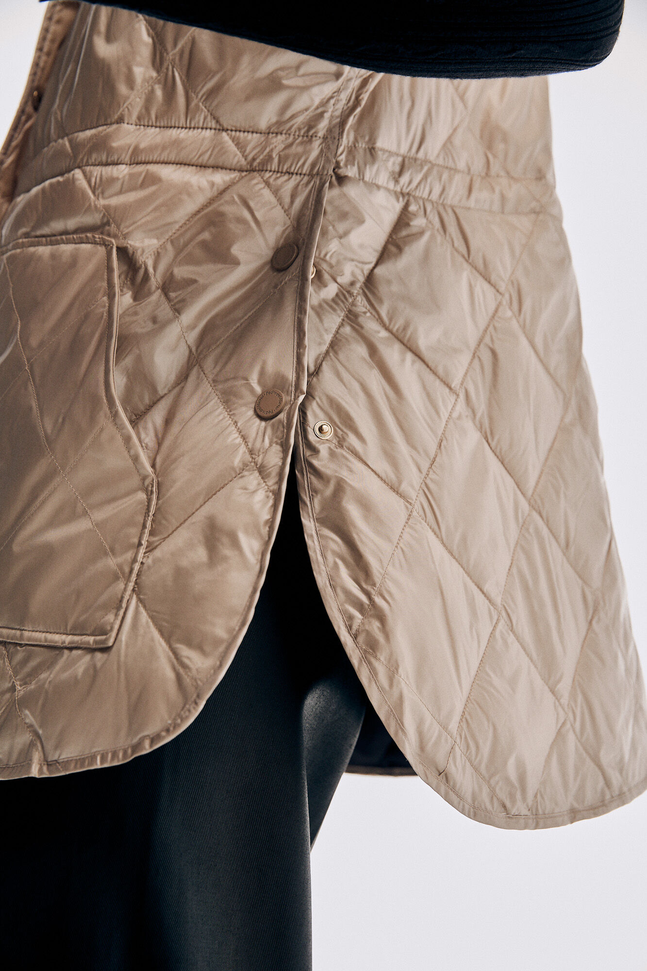 Pedro del Hierro Reversible technical poncho Ecru