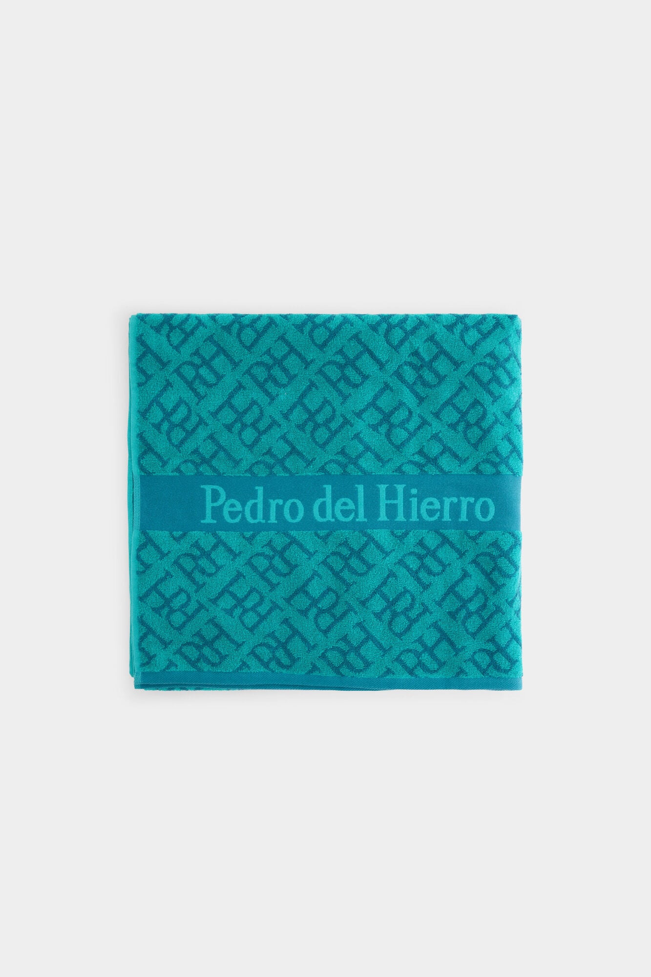 Pedro del Hierro Logos beach towel
