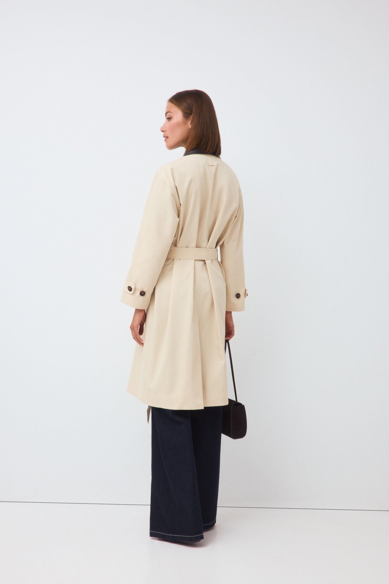 Pedro del Hierro Long trench coat with contrast collar Beige