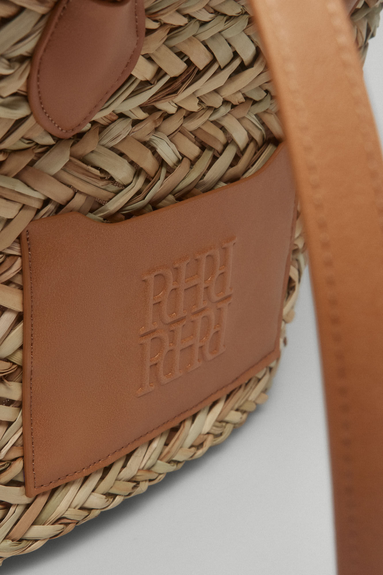 Pedro del Hierro Maxi logo basket bag Beige