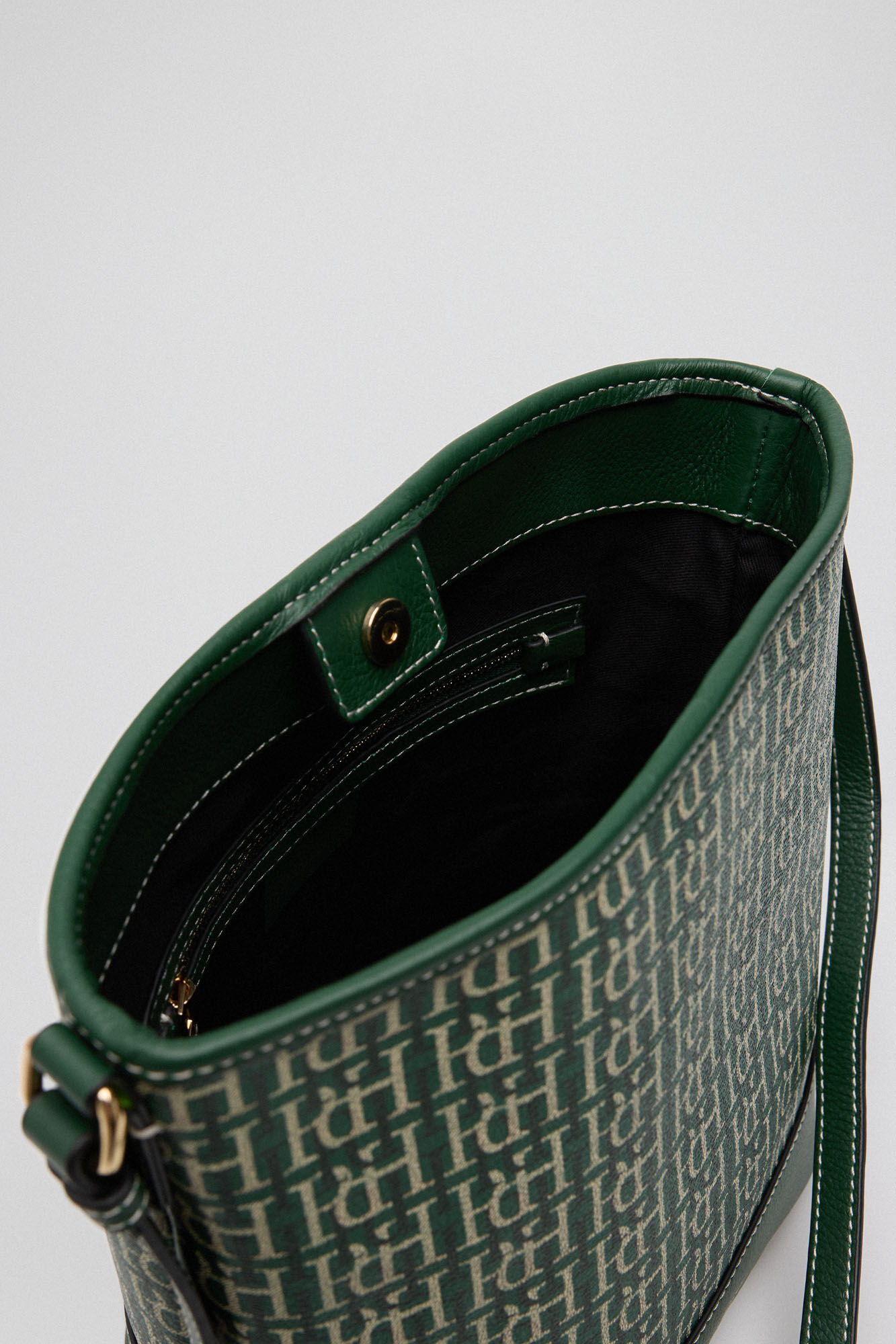Pedro del Hierro Bucket bag with logo Green