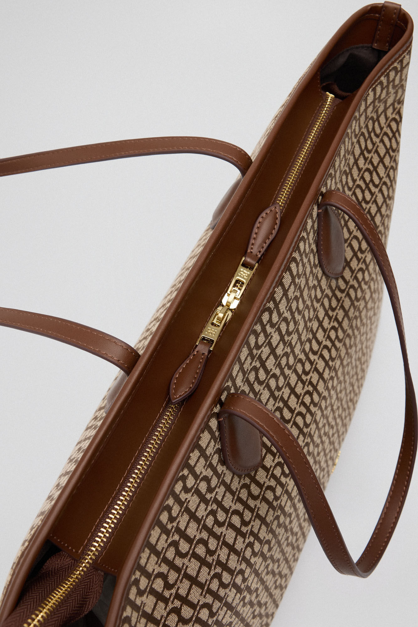 Pedro del Hierro Shopper jacquard Marr&oacute;n