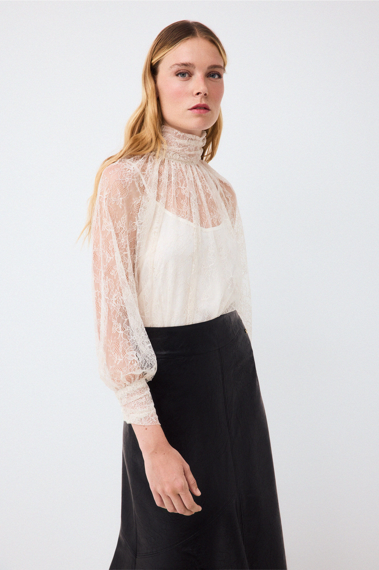 Pedro del Hierro Lace romantic blouse