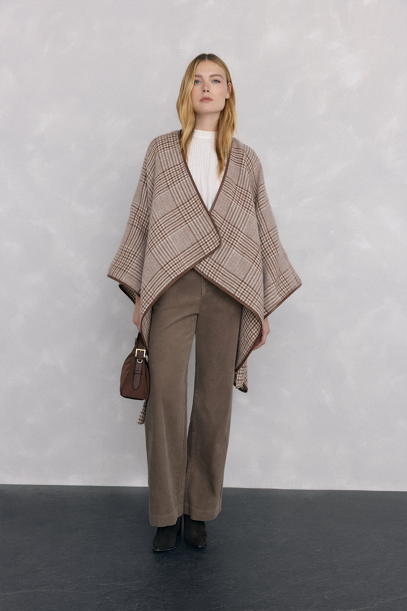 Pedro del Hierro Cal&ccedil;as de veludo cl&aacute;ssicas de perna larga Marrom