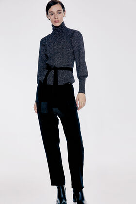 Pedro del Hierro Trousers with pleats and velvet belt with tassels. Black