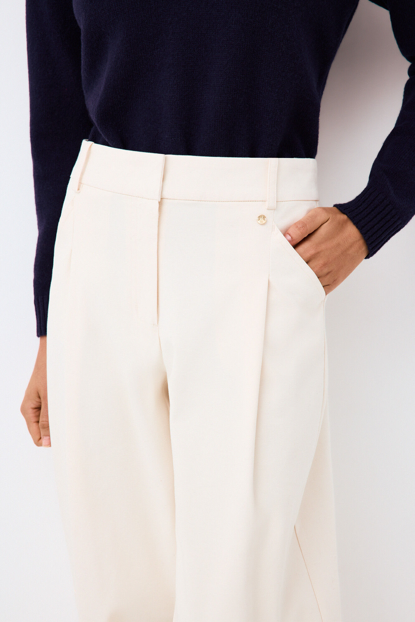 Pedro del Hierro Pantal&oacute;n pliegue Crudo