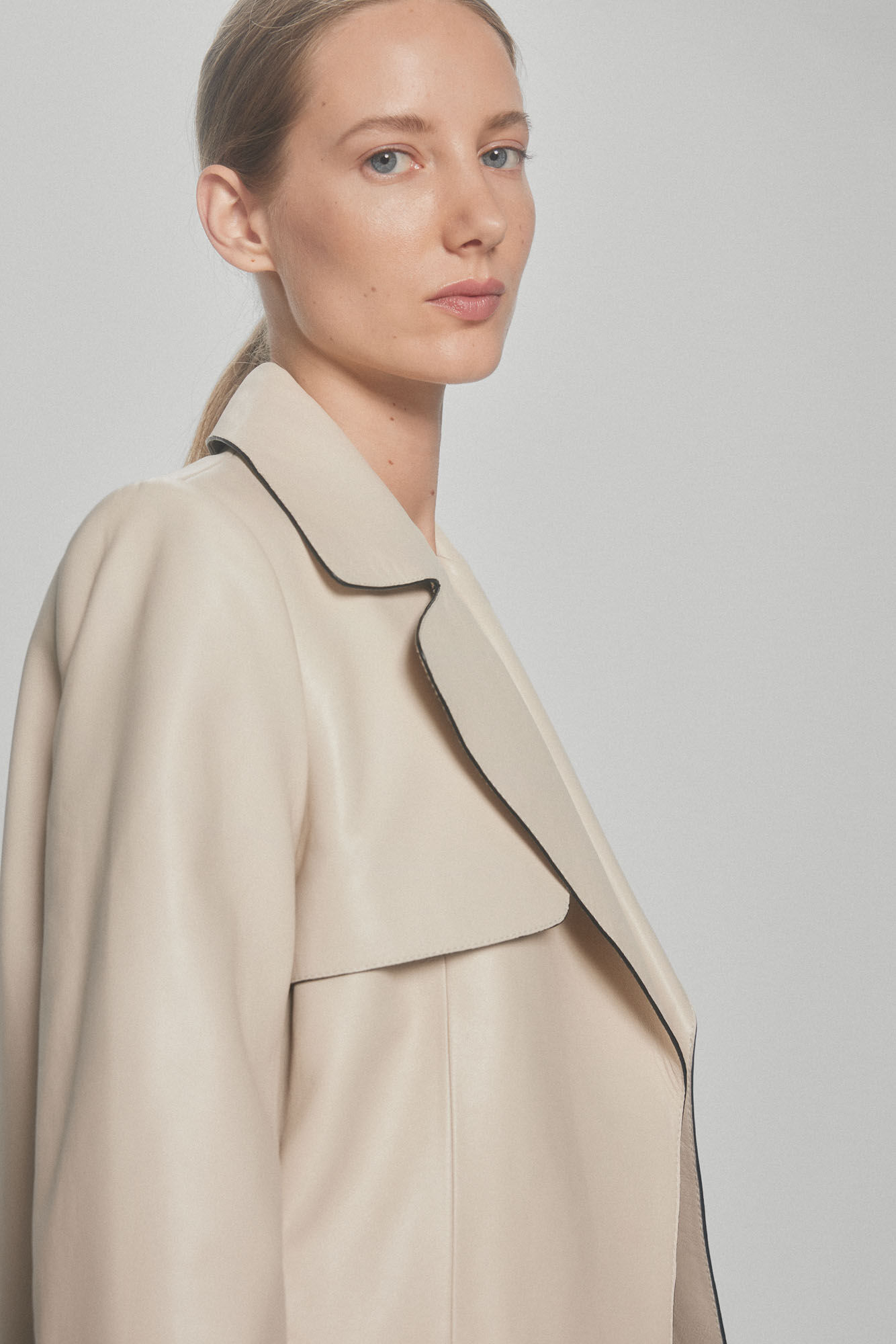 Pedro del Hierro Short nappa leather jacket Ecru