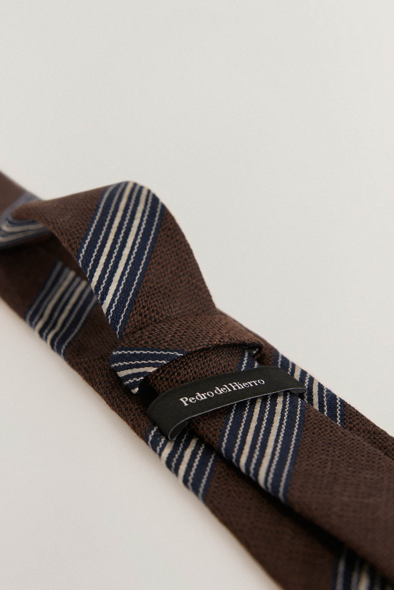 Pedro del Hierro Gravata seda natural Marrom