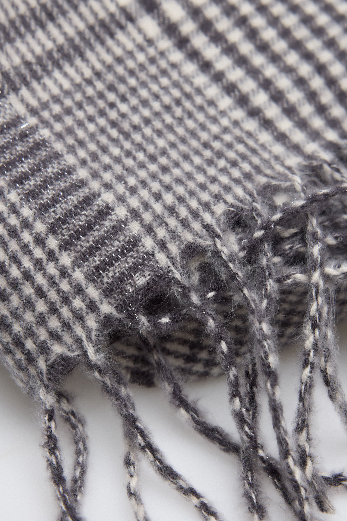 Pedro del Hierro Bufanda pata de gallo gris y lurex plateado Gris