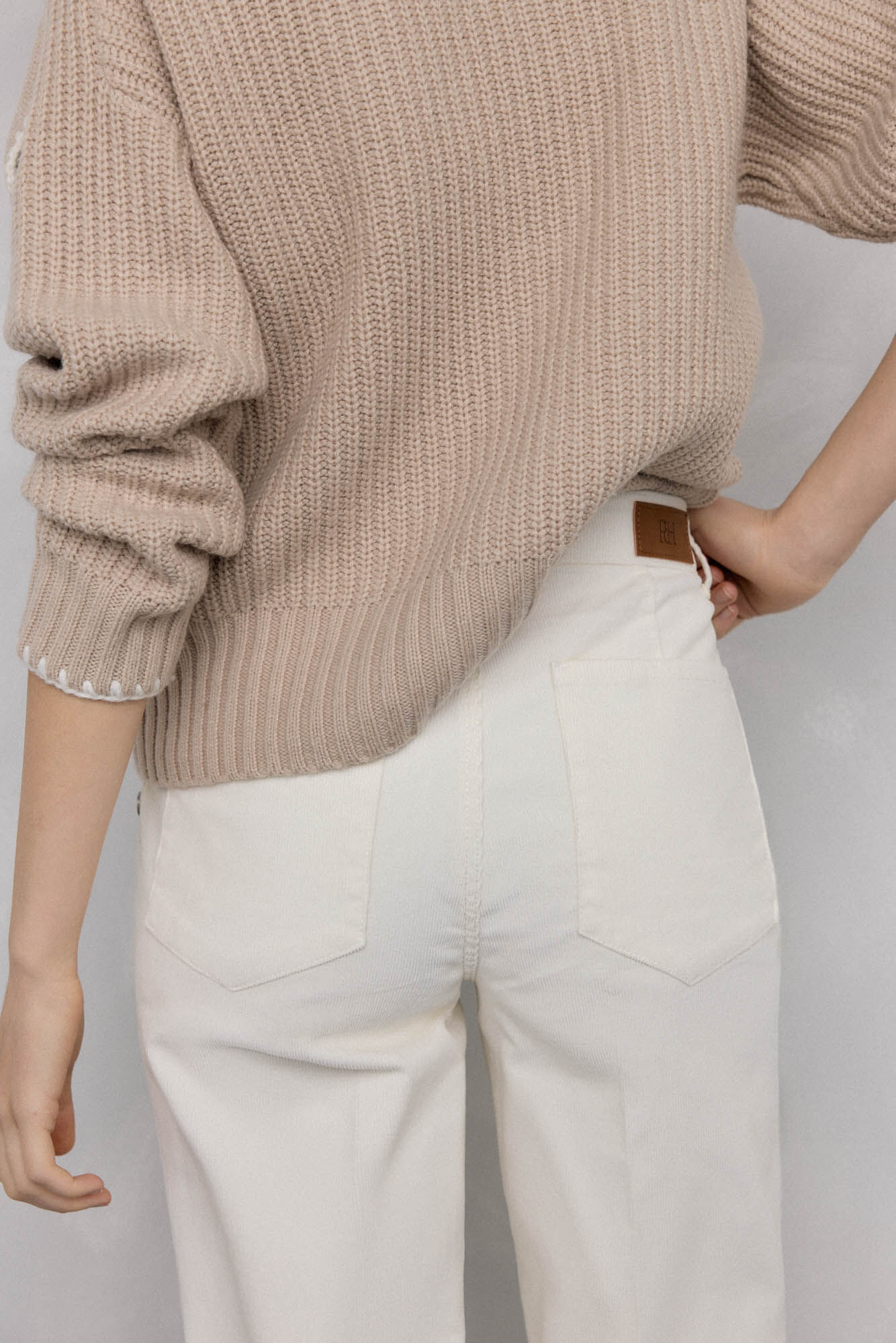 Pedro del Hierro Cal&ccedil;a cl&aacute;ssica de veludo veludo slim Branco