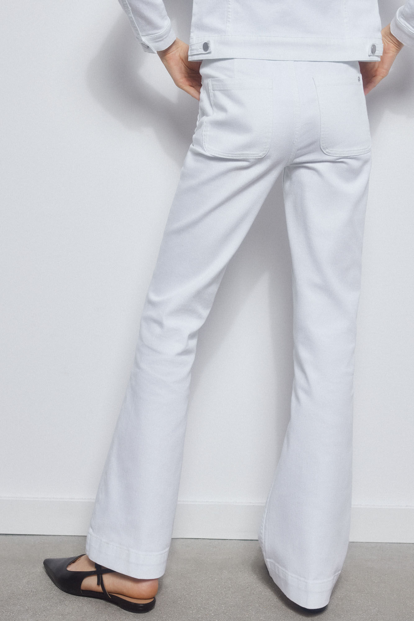 Pedro del Hierro Pantal&oacute;n vaquero flare full length Crudo