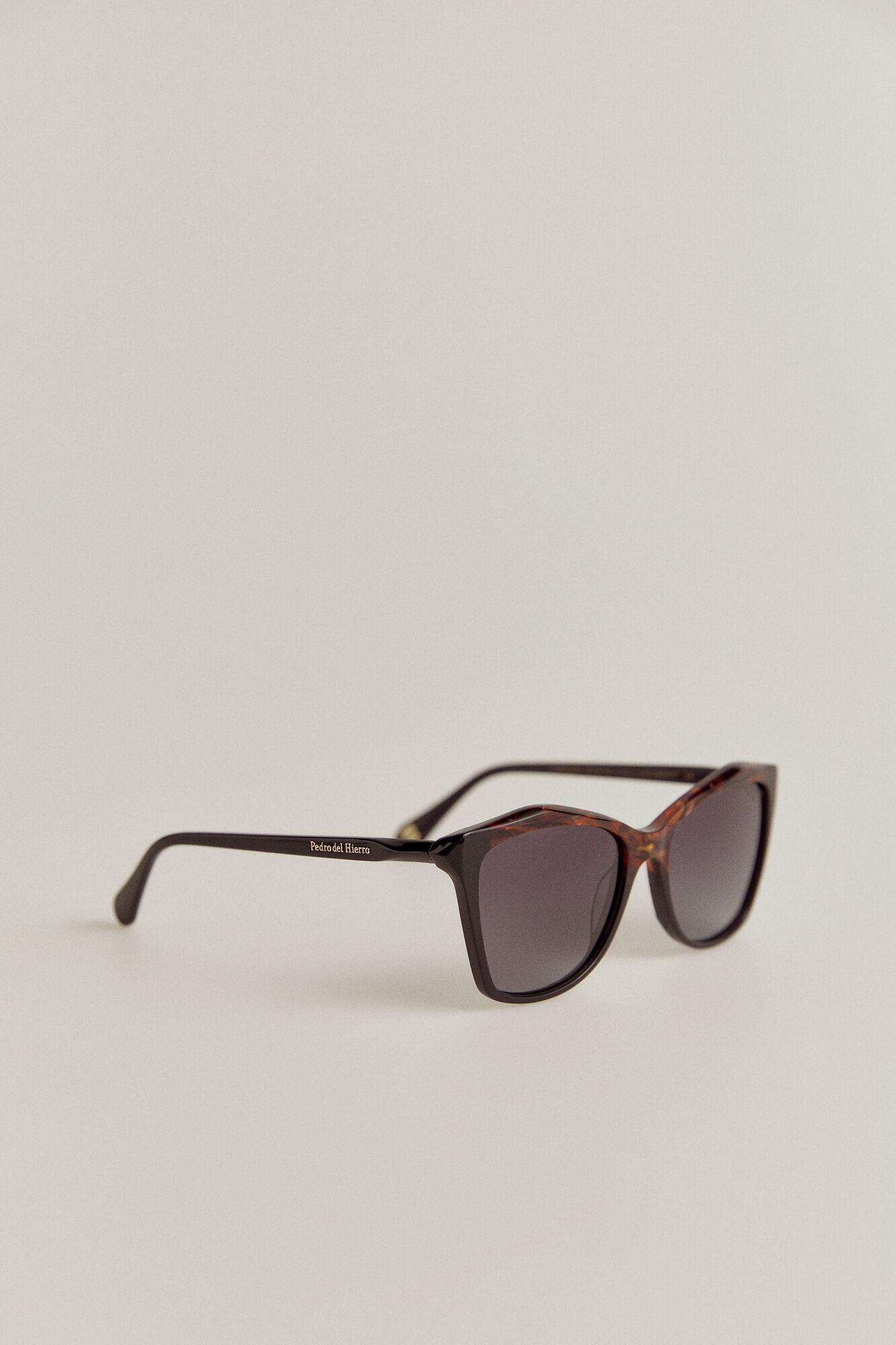 Pedro del Hierro Two-tone tortoiseshell cat-eye sunglasses Black