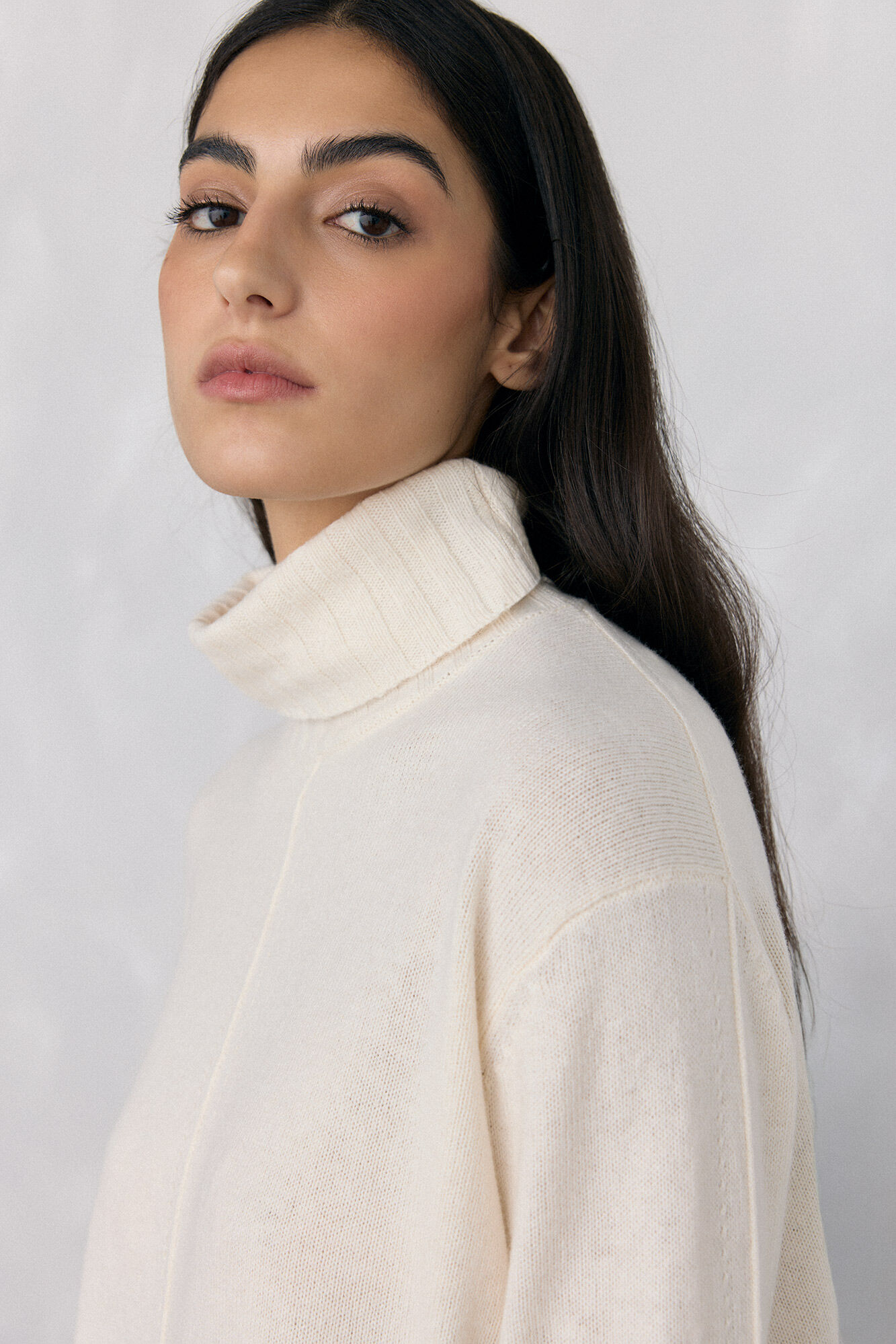 Pedro del Hierro wool neck sweater with center seam Ecru