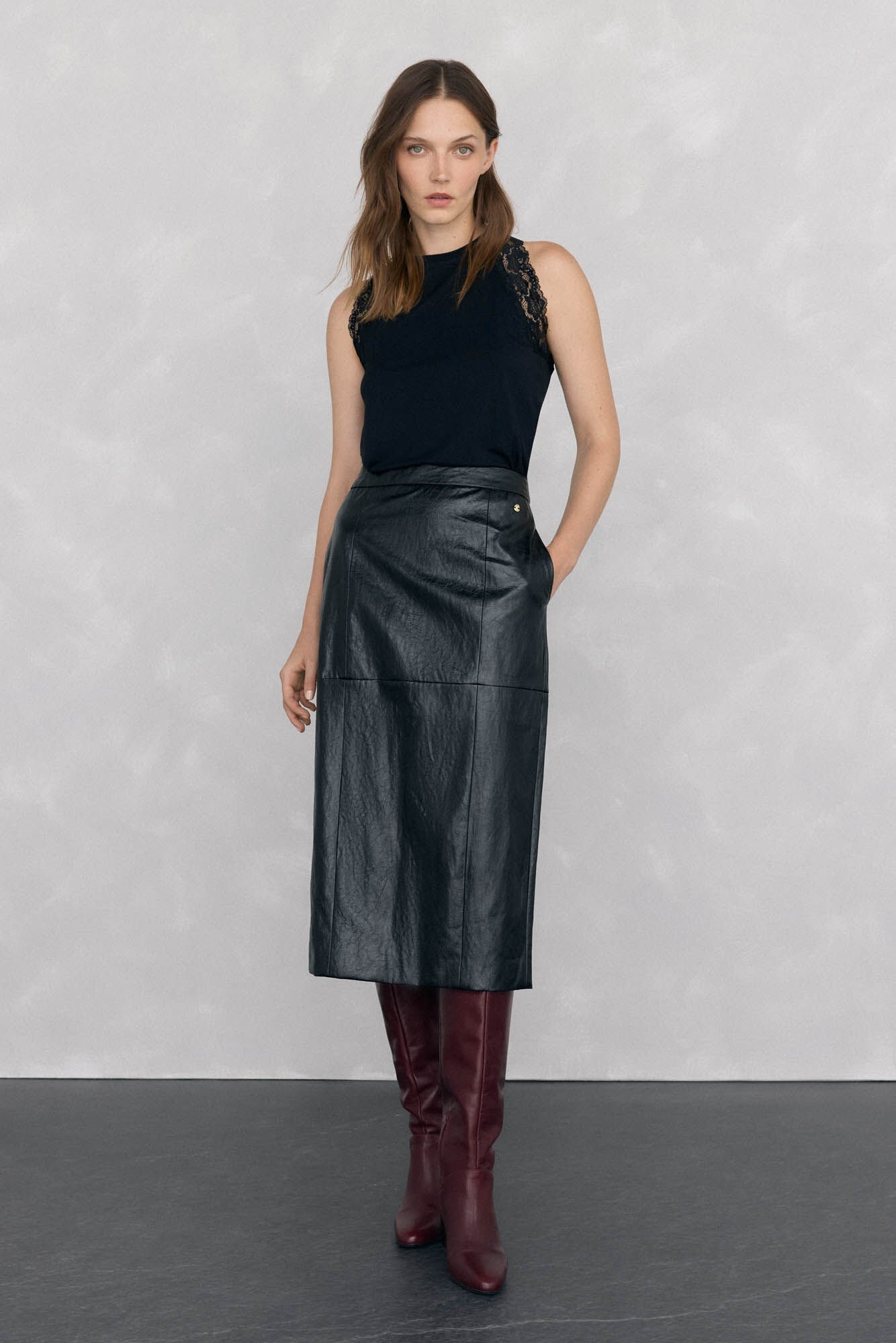 Pedro del Hierro Straight embossed leather like skirt Black