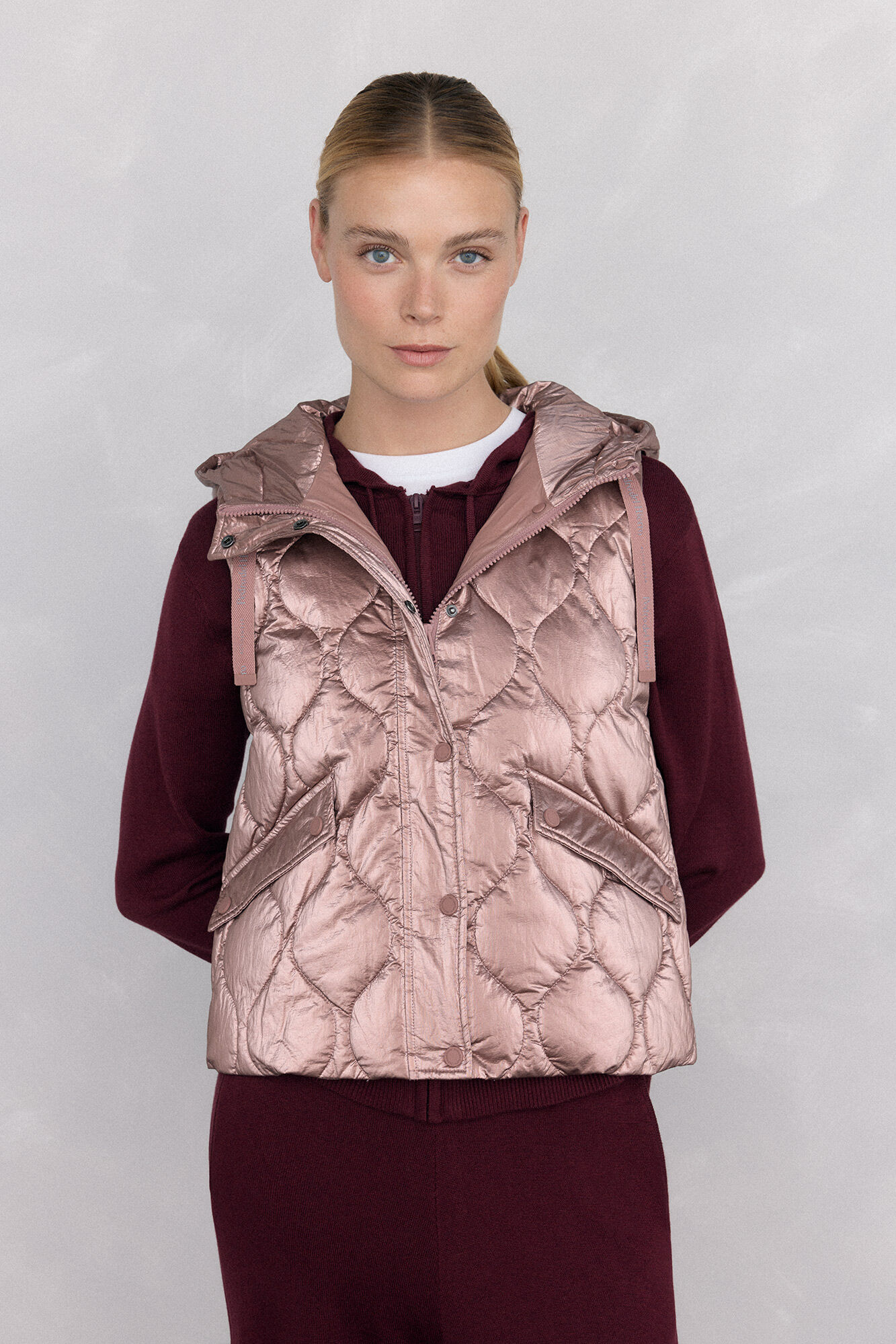 Pedro del Hierro Quilted hooded gilet