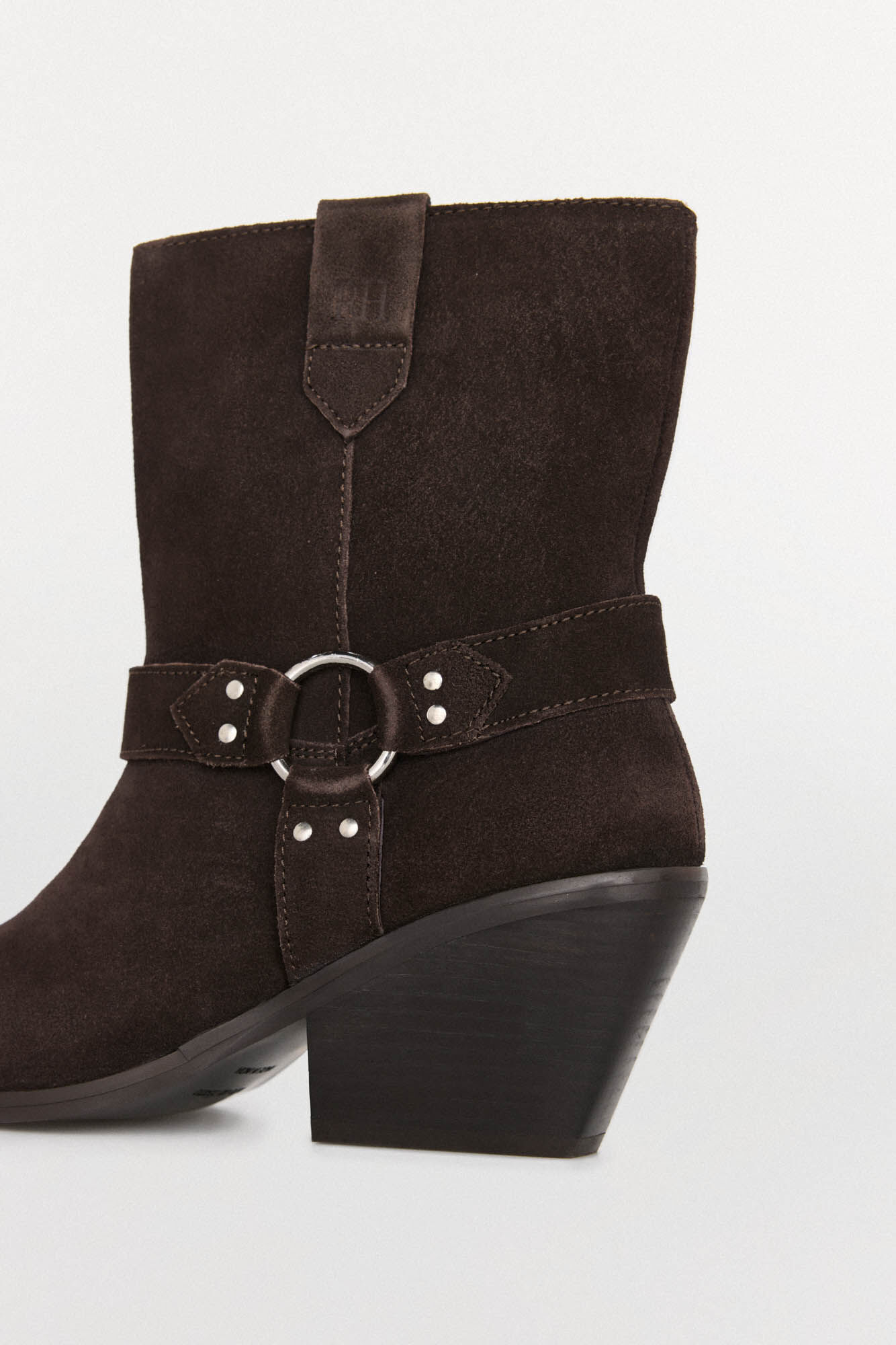 Pedro del Hierro Cowboy leather ankle boots with underwired and studs Brown