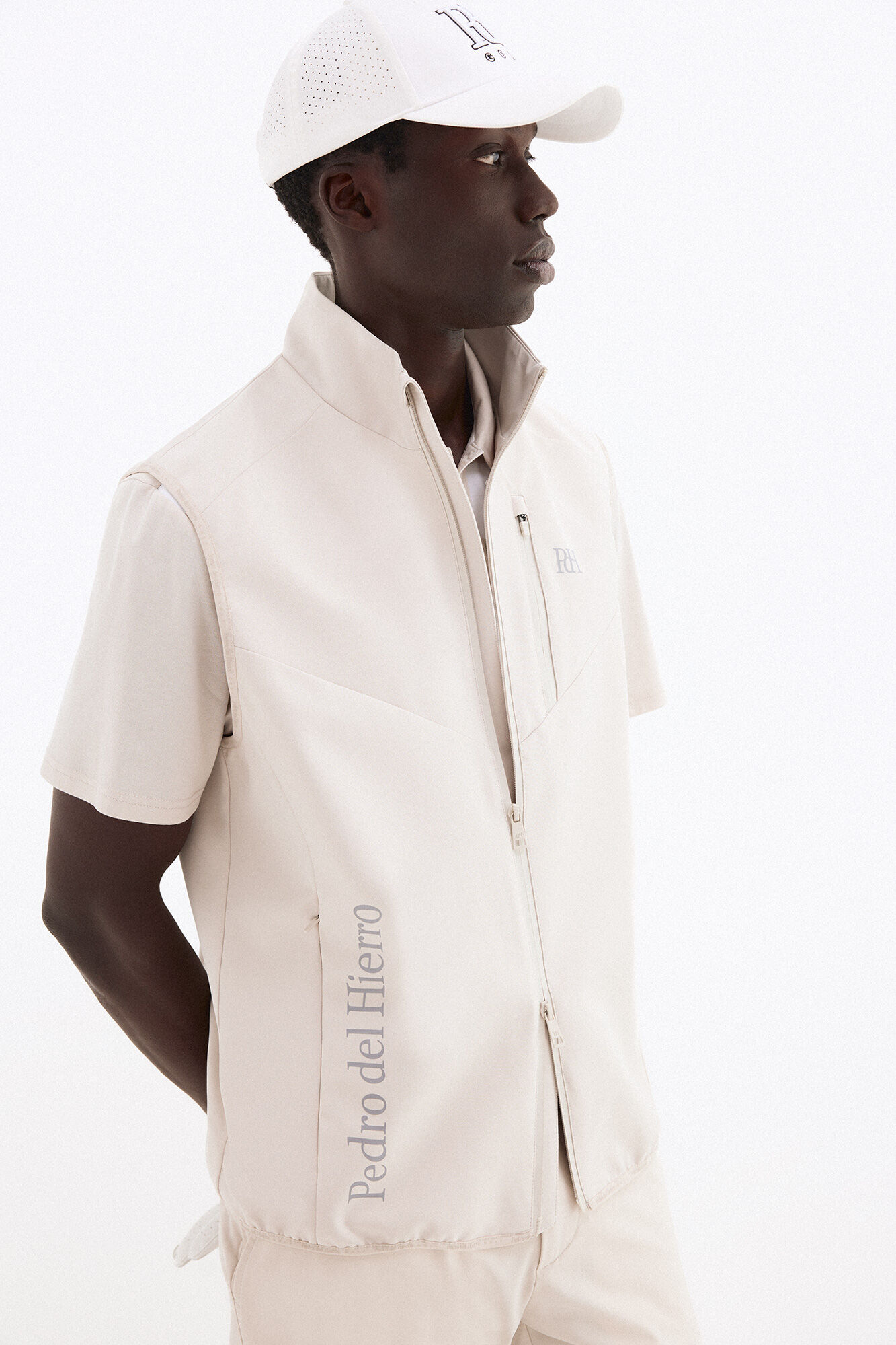 Pedro del Hierro Plain golf gilet Beige