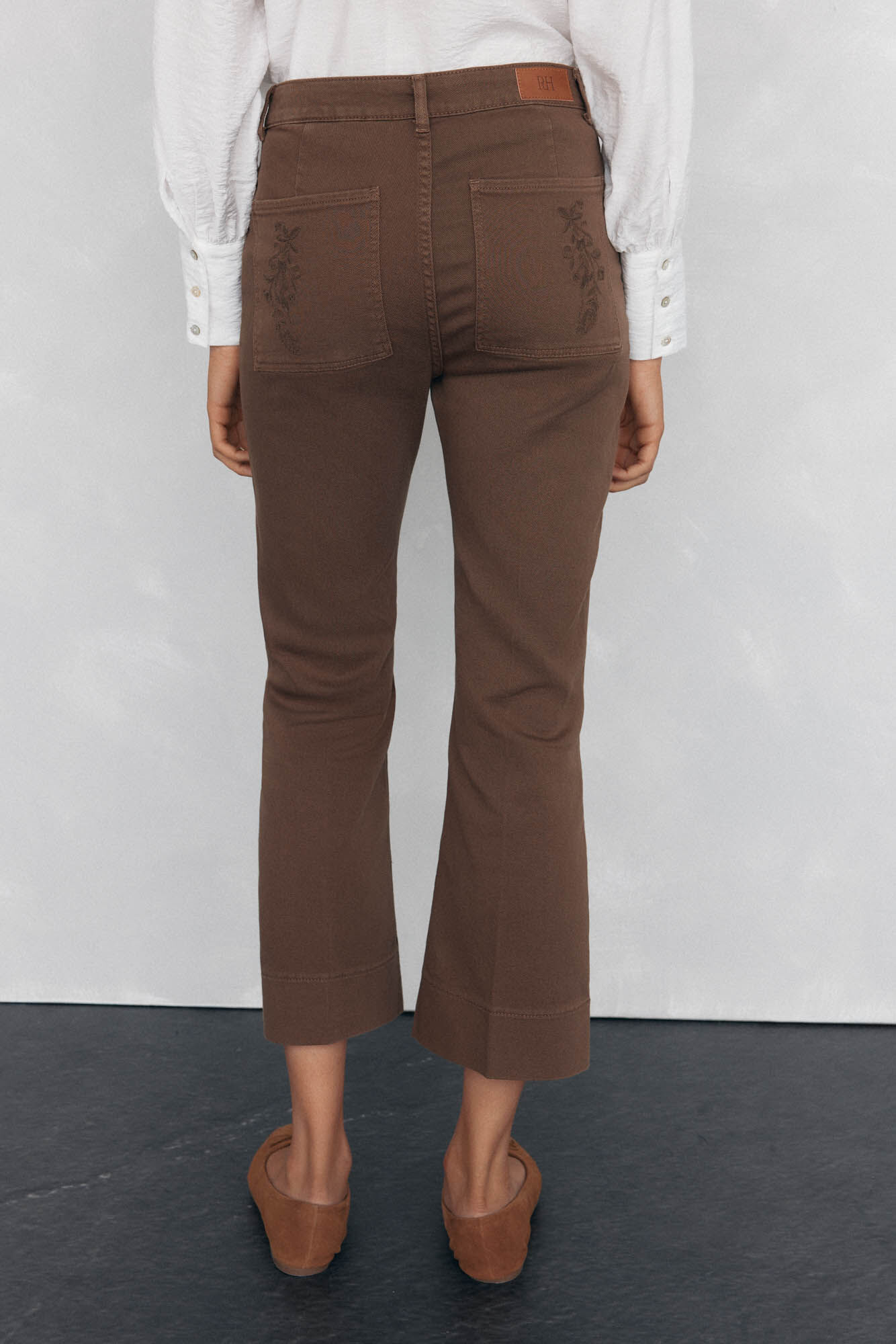 Pedro del Hierro Jeans flare cropped Marr&oacute;n