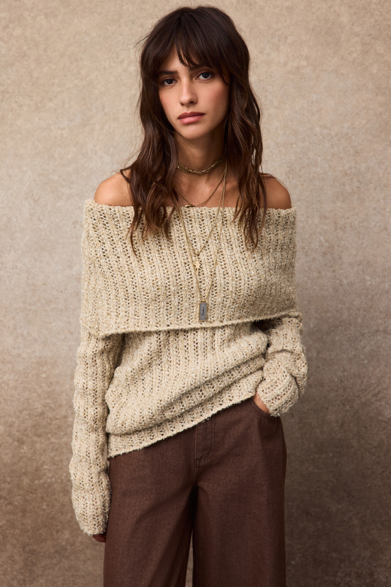 Slowlove Off-the-shoulder jumper