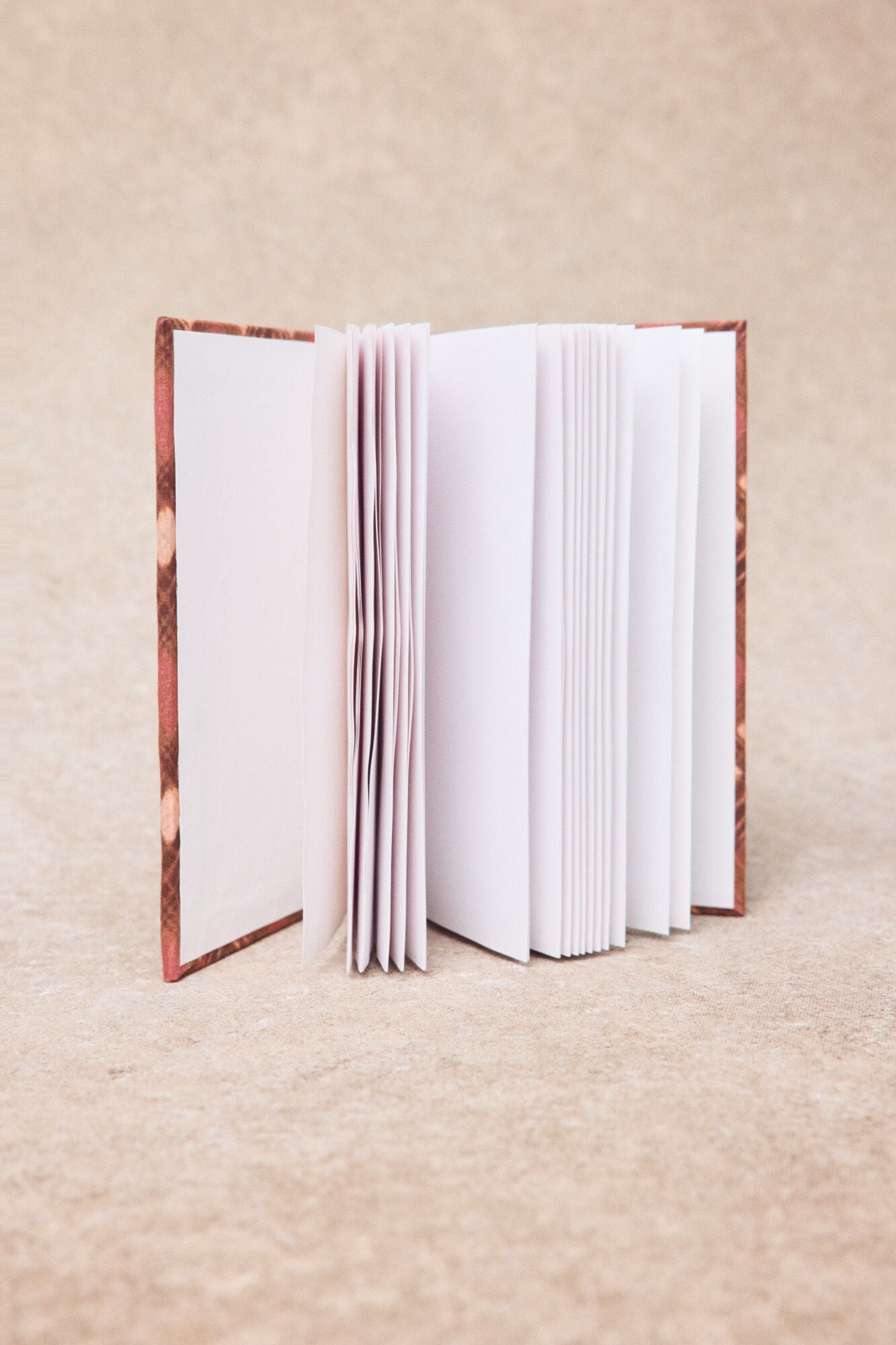 Slowlove Printed notebook Printed red