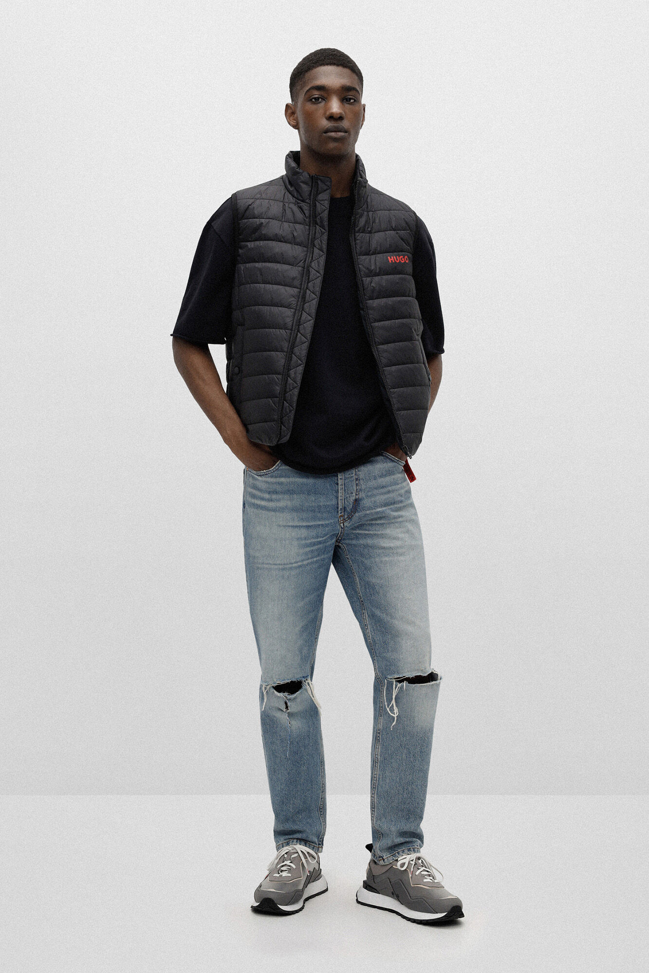 HUGO Chaleco acolchado repelente al agua con logo en contraste negro