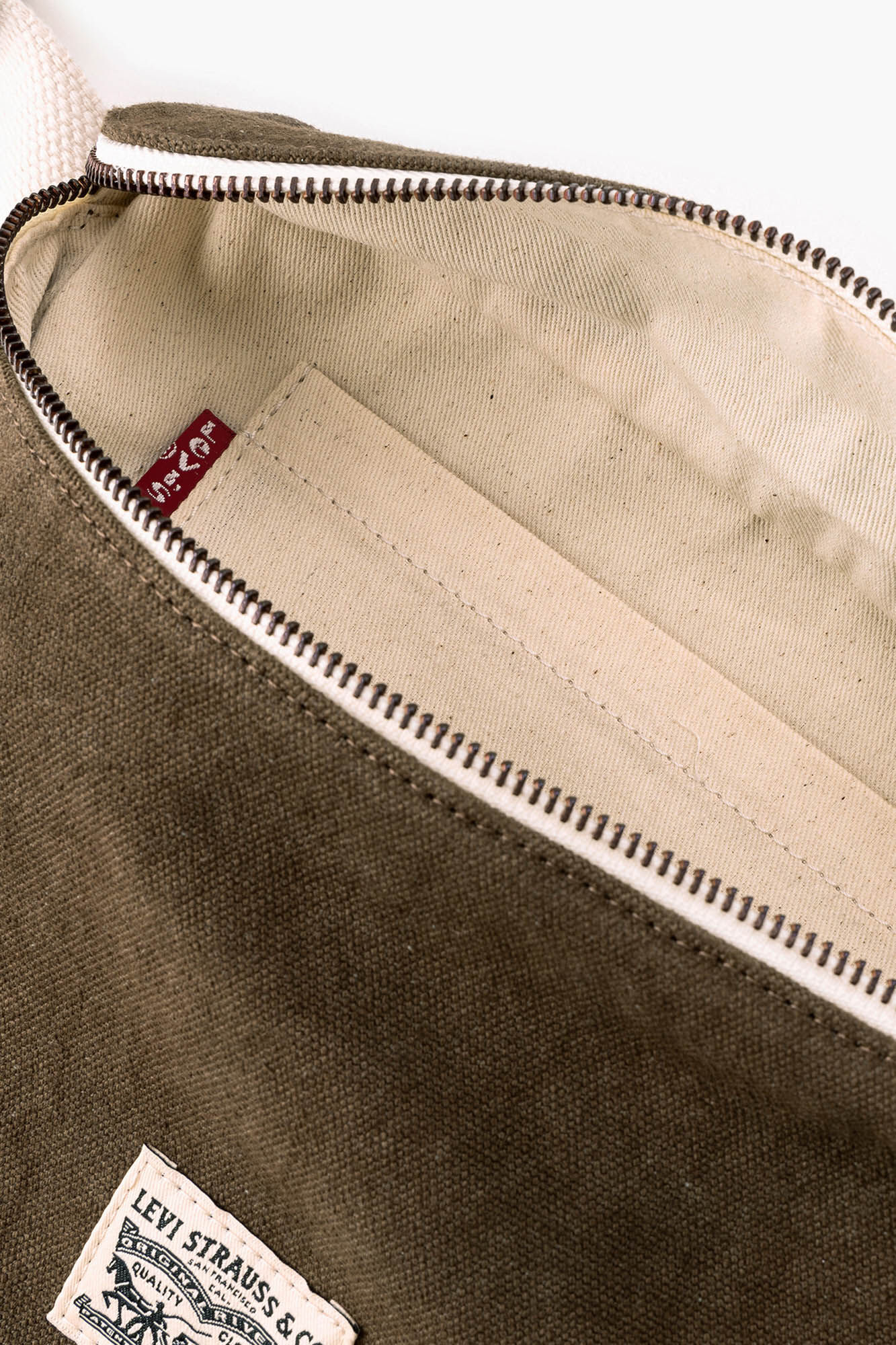 Levi's Levi's&reg; Crossbody Bag nude