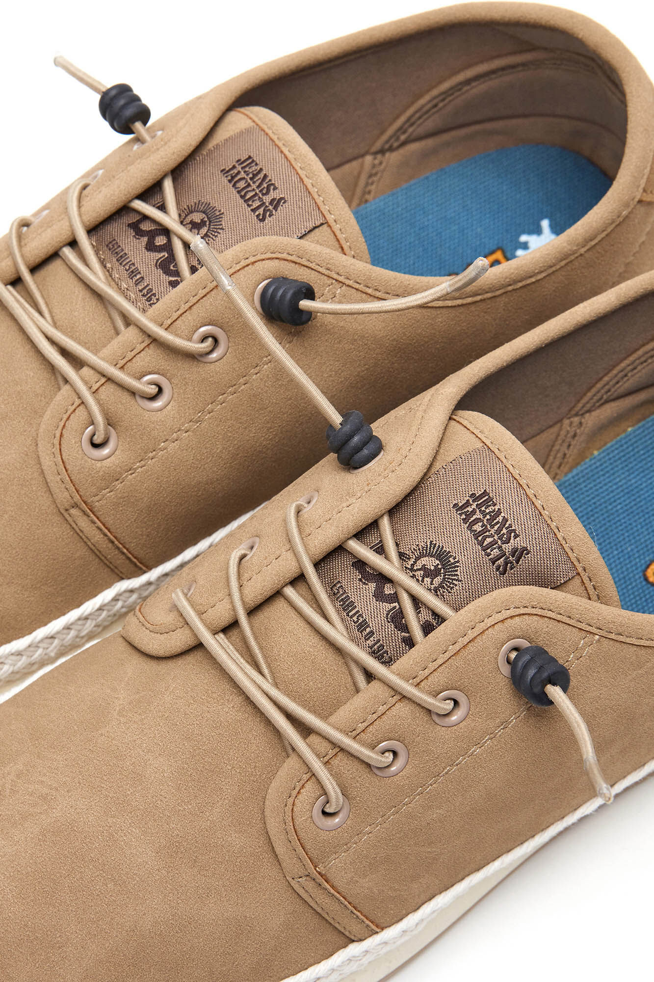 Lois T&ecirc;nis B&aacute;sico Nobuck cru