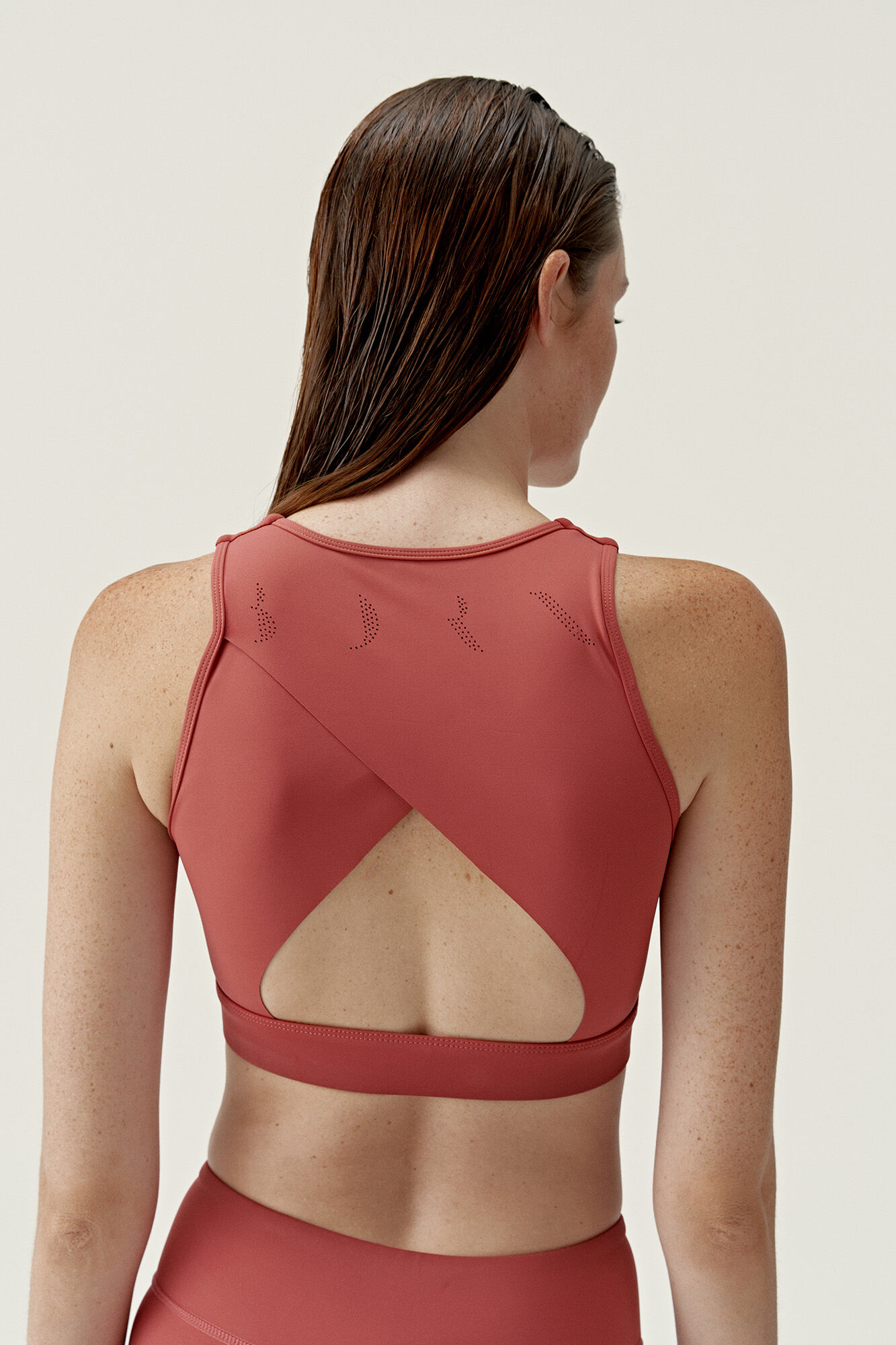 Born Living Yoga Top Nara Terracota rojo