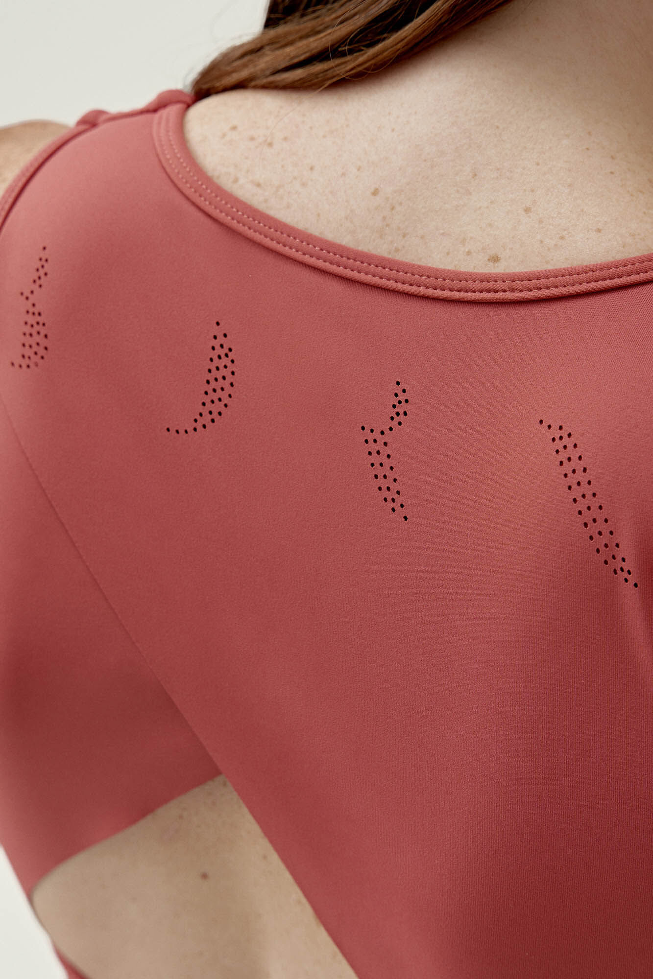 Born Living Yoga Top Nara Terracota rojo
