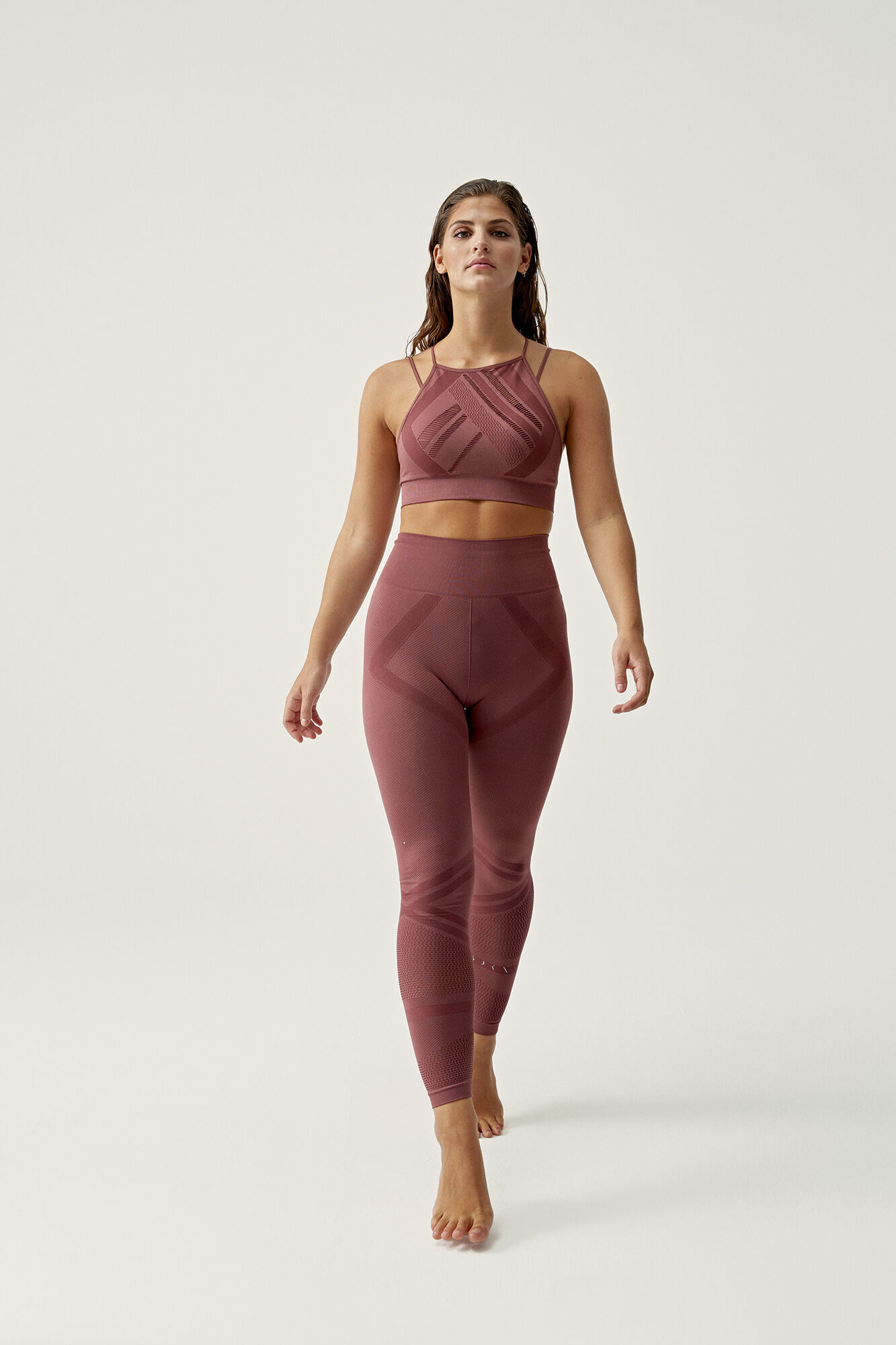 Born Living Yoga Legging Maya Nostalgie red