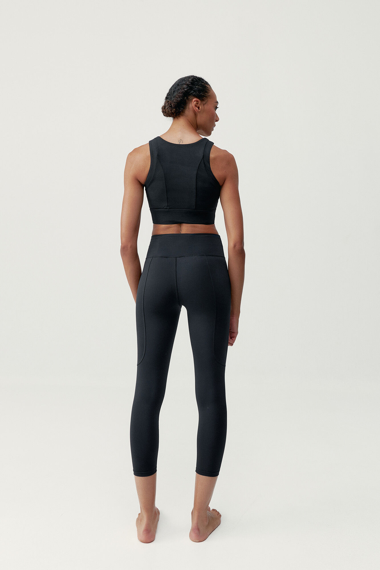 Born Living Yoga Esme sports top black
