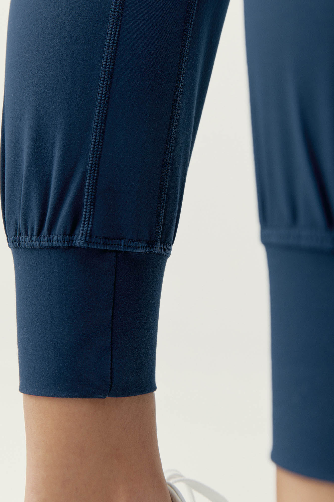 Born Living Yoga Pantal&oacute;n jogger deportivo Daba azul&nbsp; azul