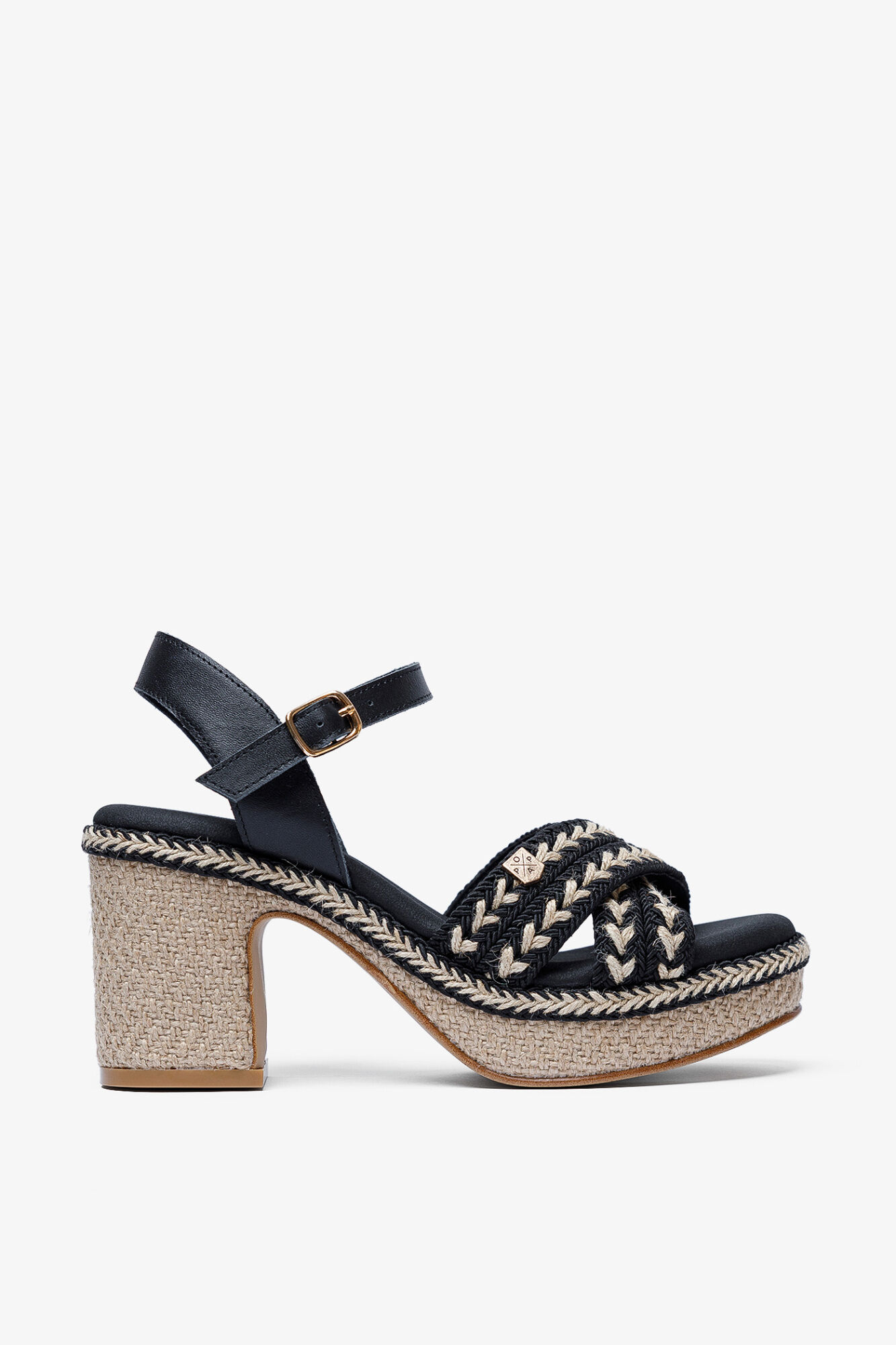 Popa Cu&ntilde;a tac&oacute;n Melia Yute