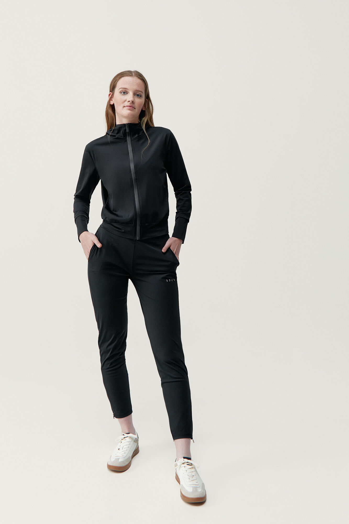 Born Living Yoga Jacket Airla Black negro