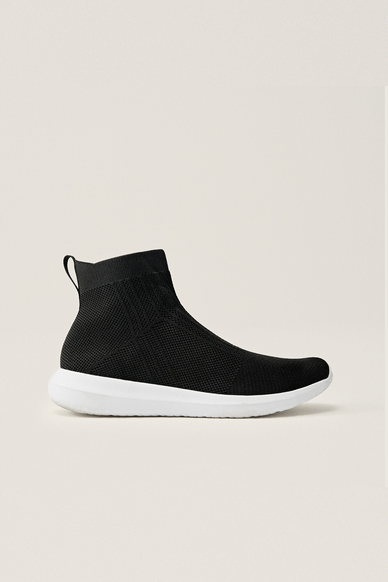 Born Living Yoga Black Float Boots black