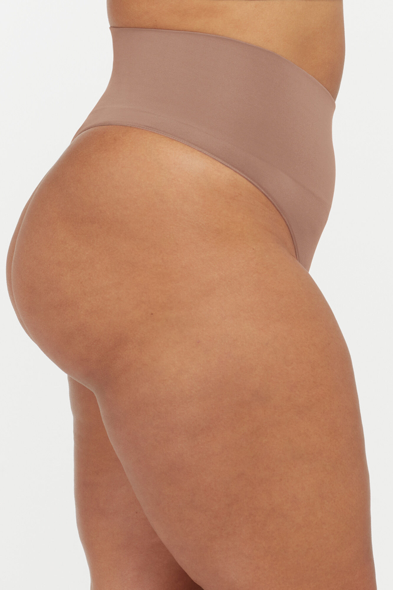 Spanx Tanga moldeador de talle alto nylon reciclado nude
