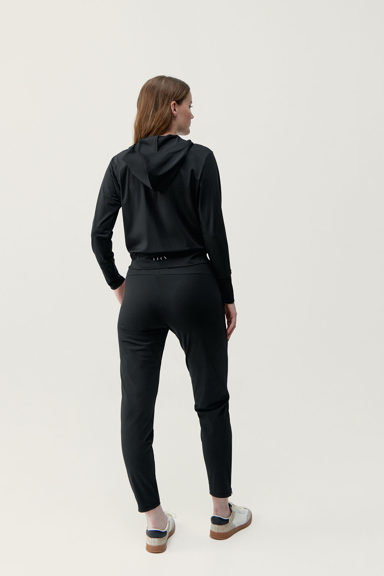 Born Living Yoga Jacket Airla Black negro