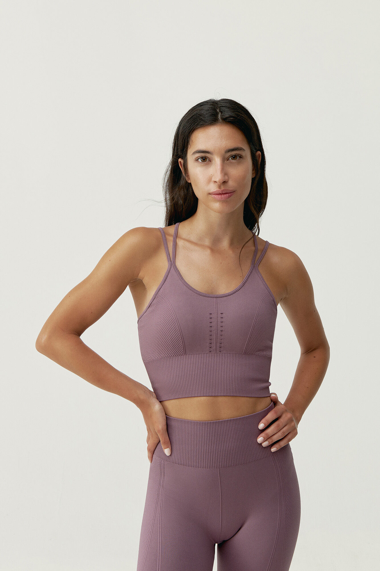 Born Living Yoga Top India Amatista rosa