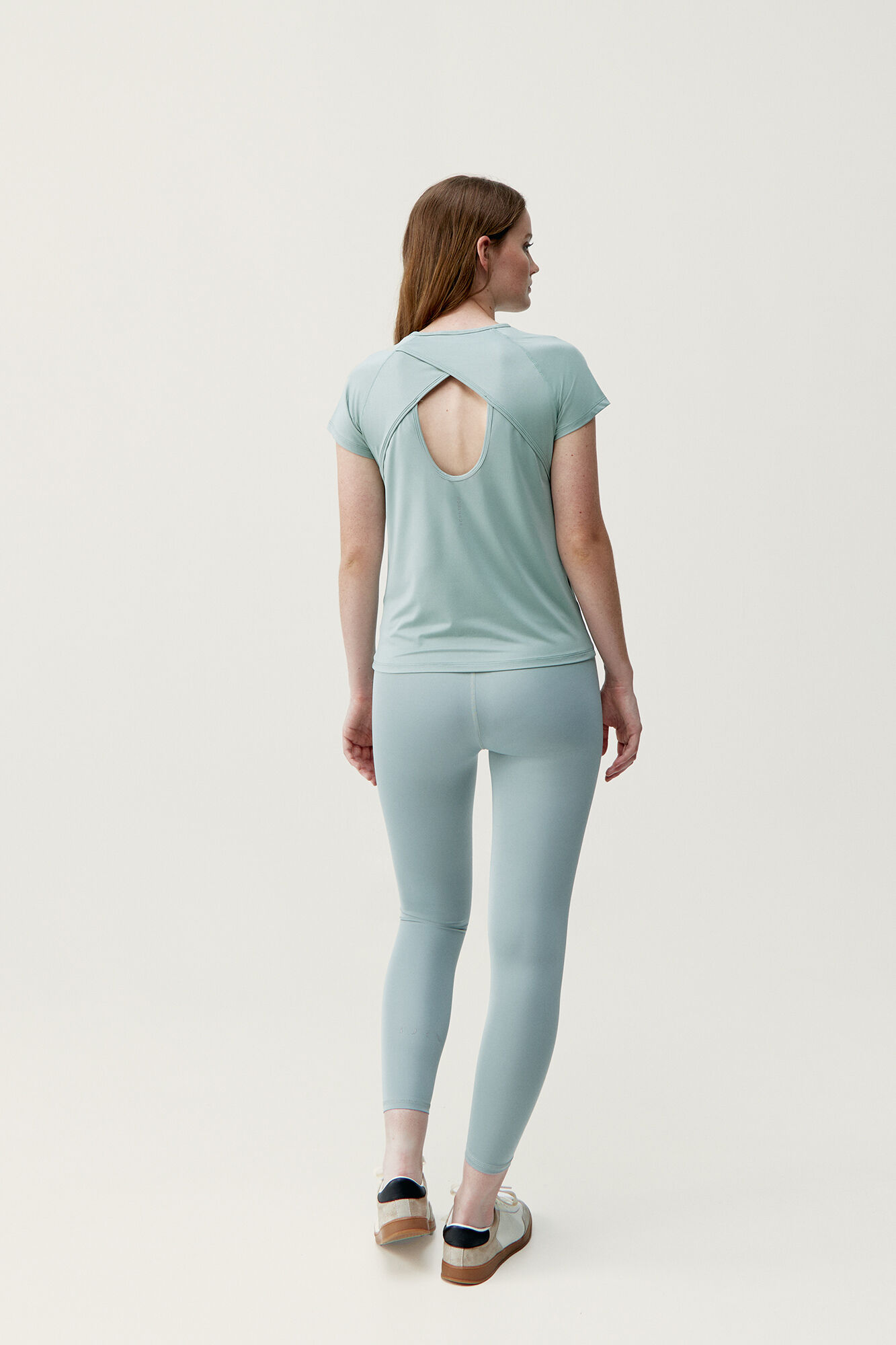 Born Living Yoga T-Shirt Tora Jade Grey beige