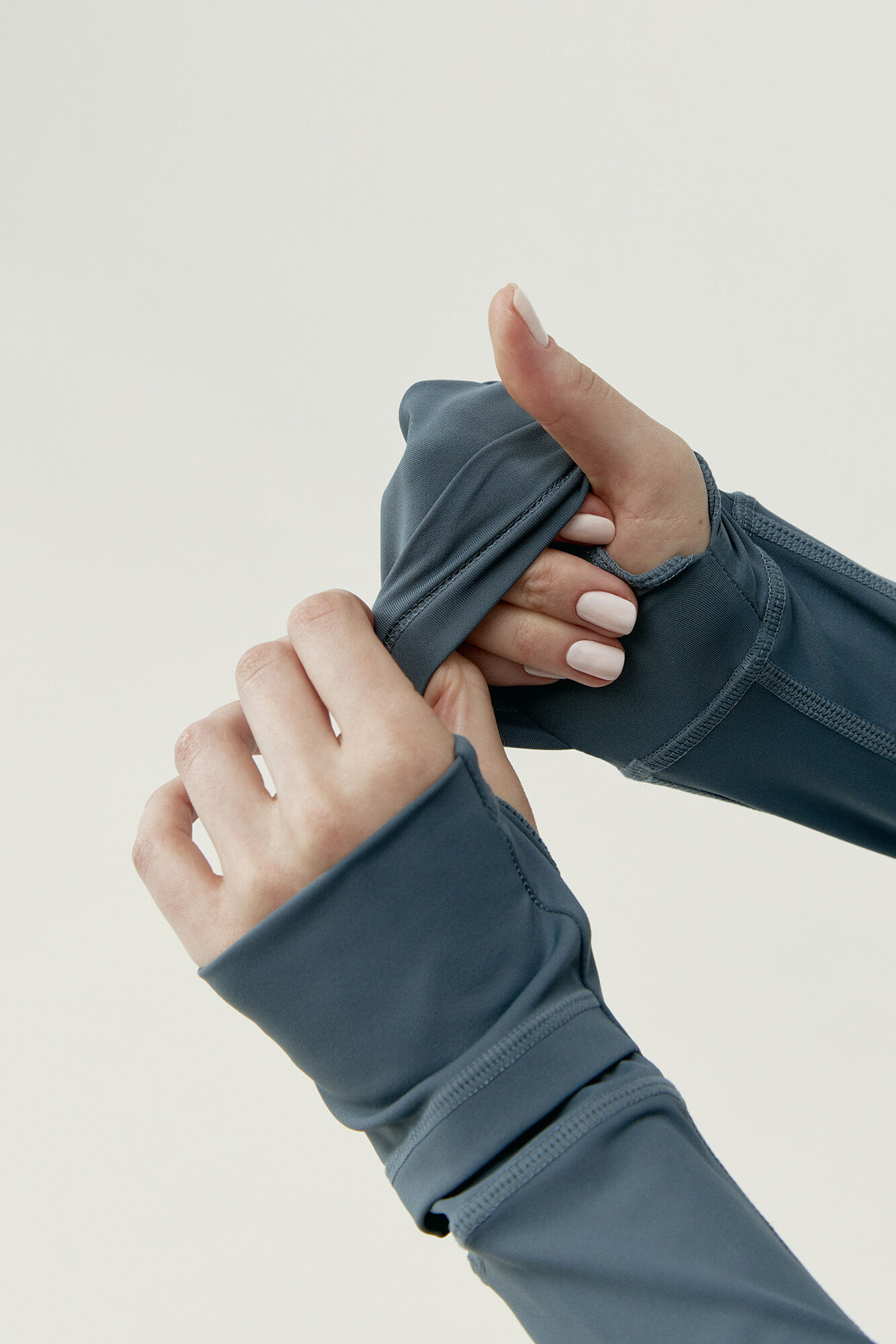 Born Living Yoga T-Shirt Xela Stormy Grey azul