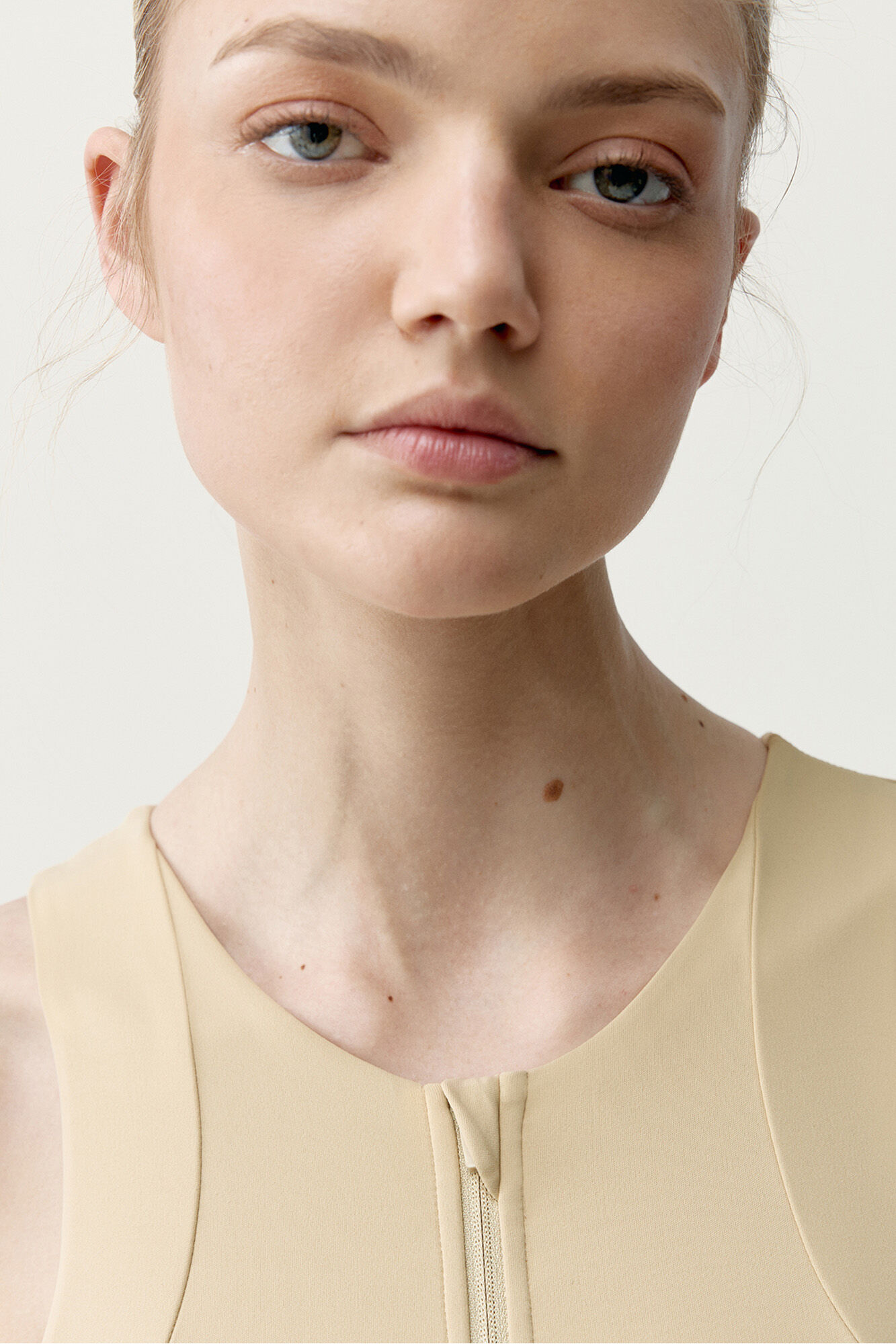 Born Living Yoga Beige sports top MARINA brown