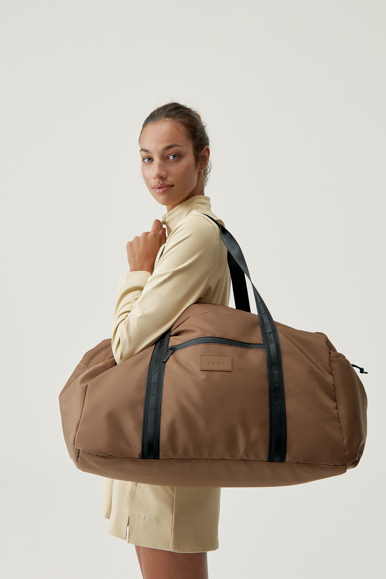 Born Living Yoga Bolsa Saya Fossil nude